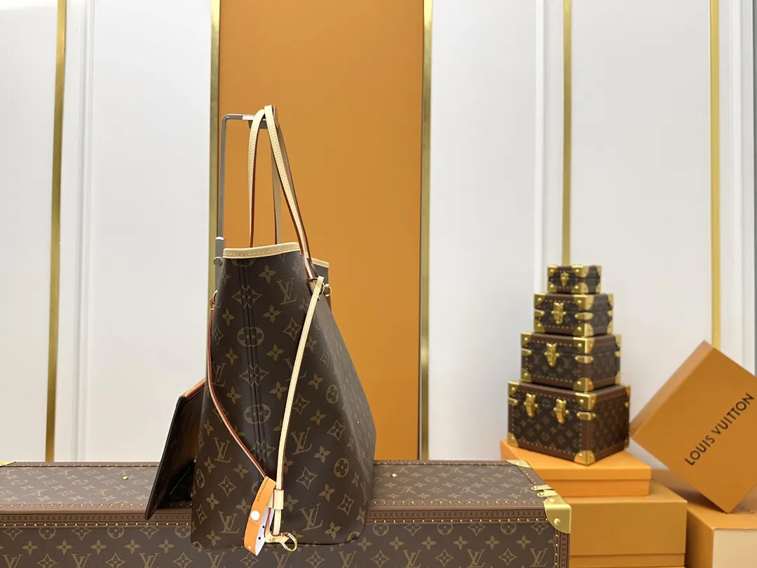 Louis Vuitton Monogram Clutch Bag Canvas