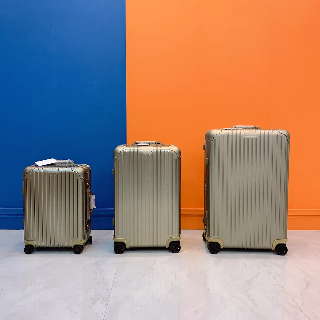 Rimowa Black Silver Suitcase Travel Lightweight