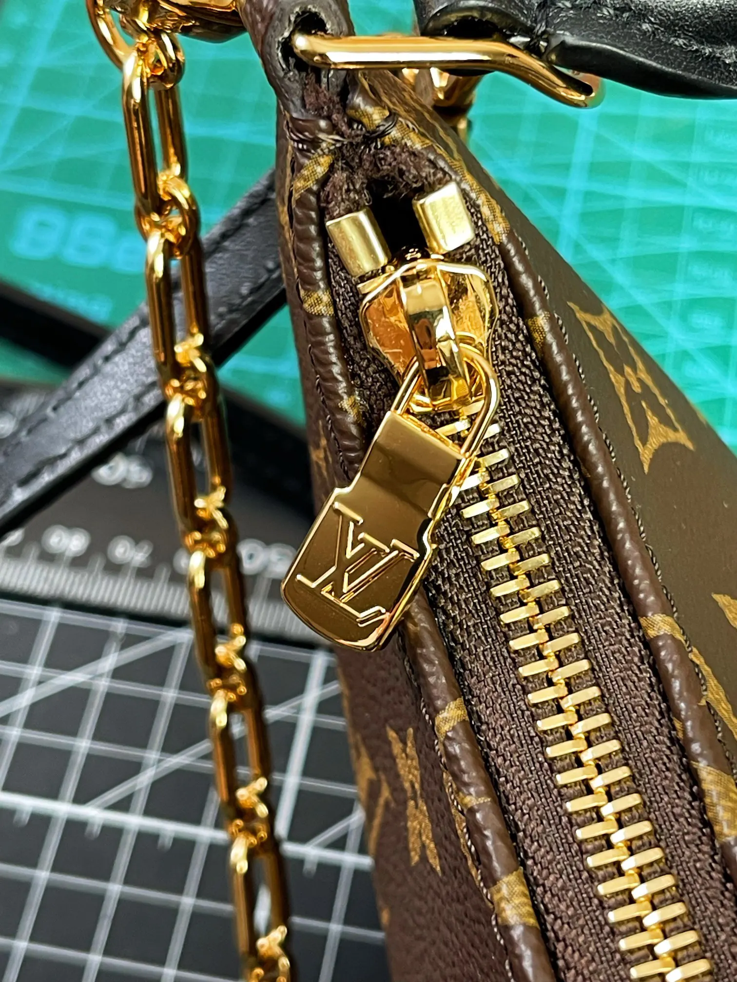 Chain Bag Leather