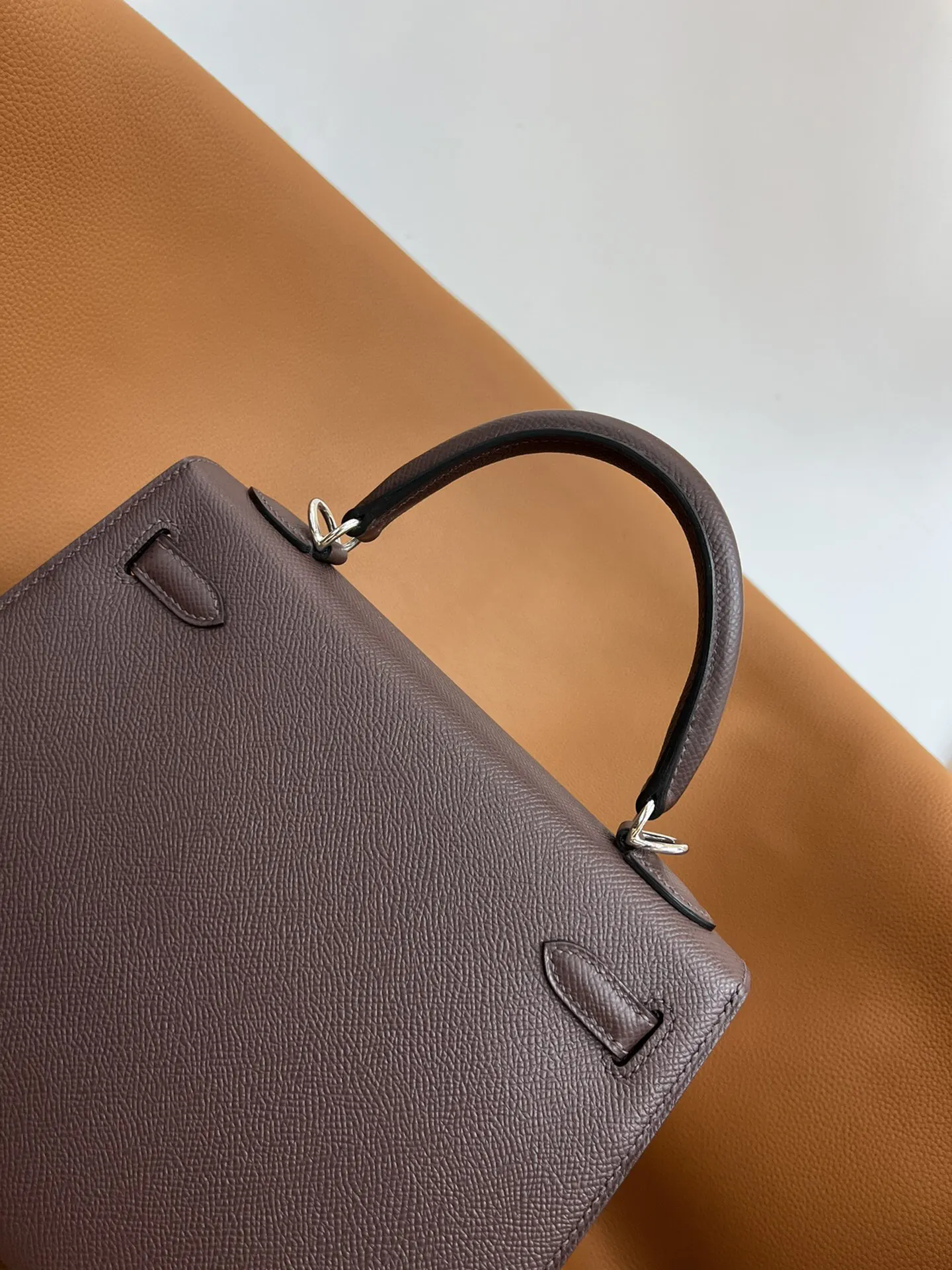 Hermès Kelly Top Handle Bag Classic Leather