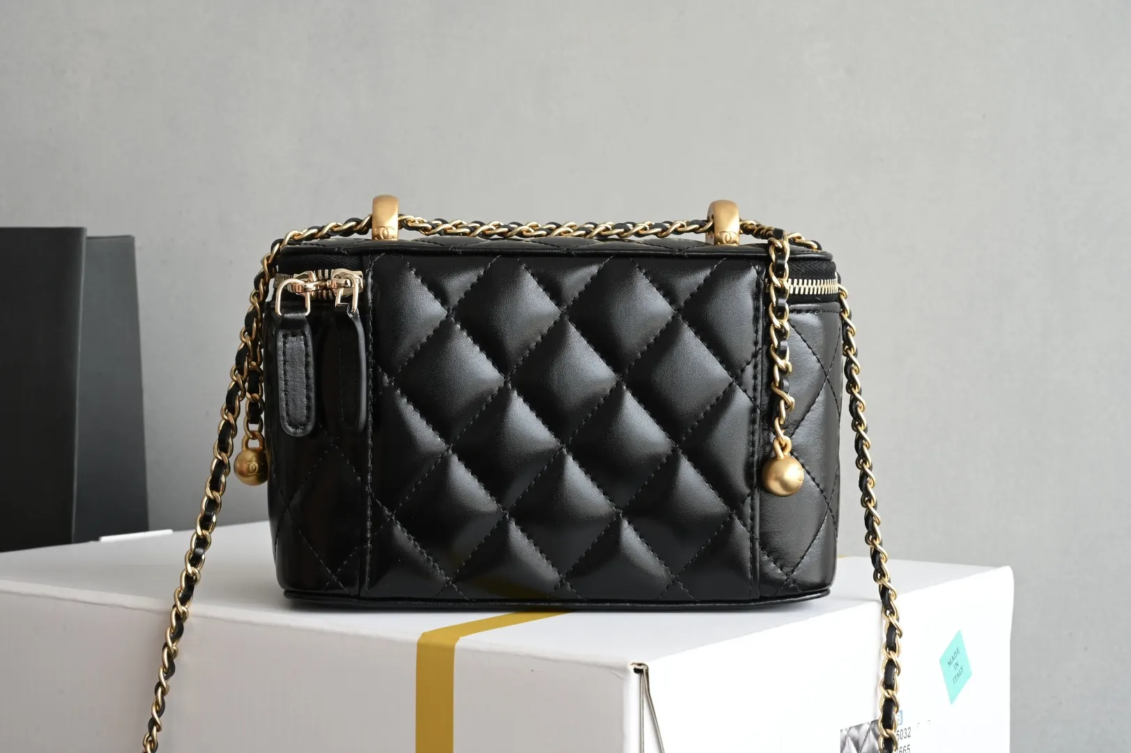 Chain Bag Leather