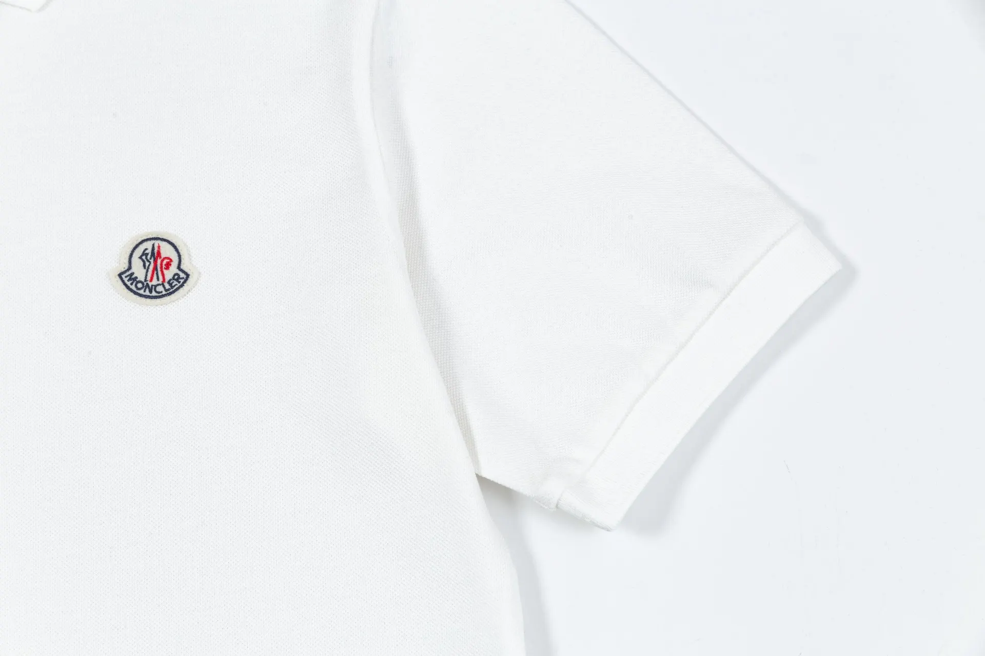 Moncler 刺绣 纯棉 短袖T恤 日常百搭款