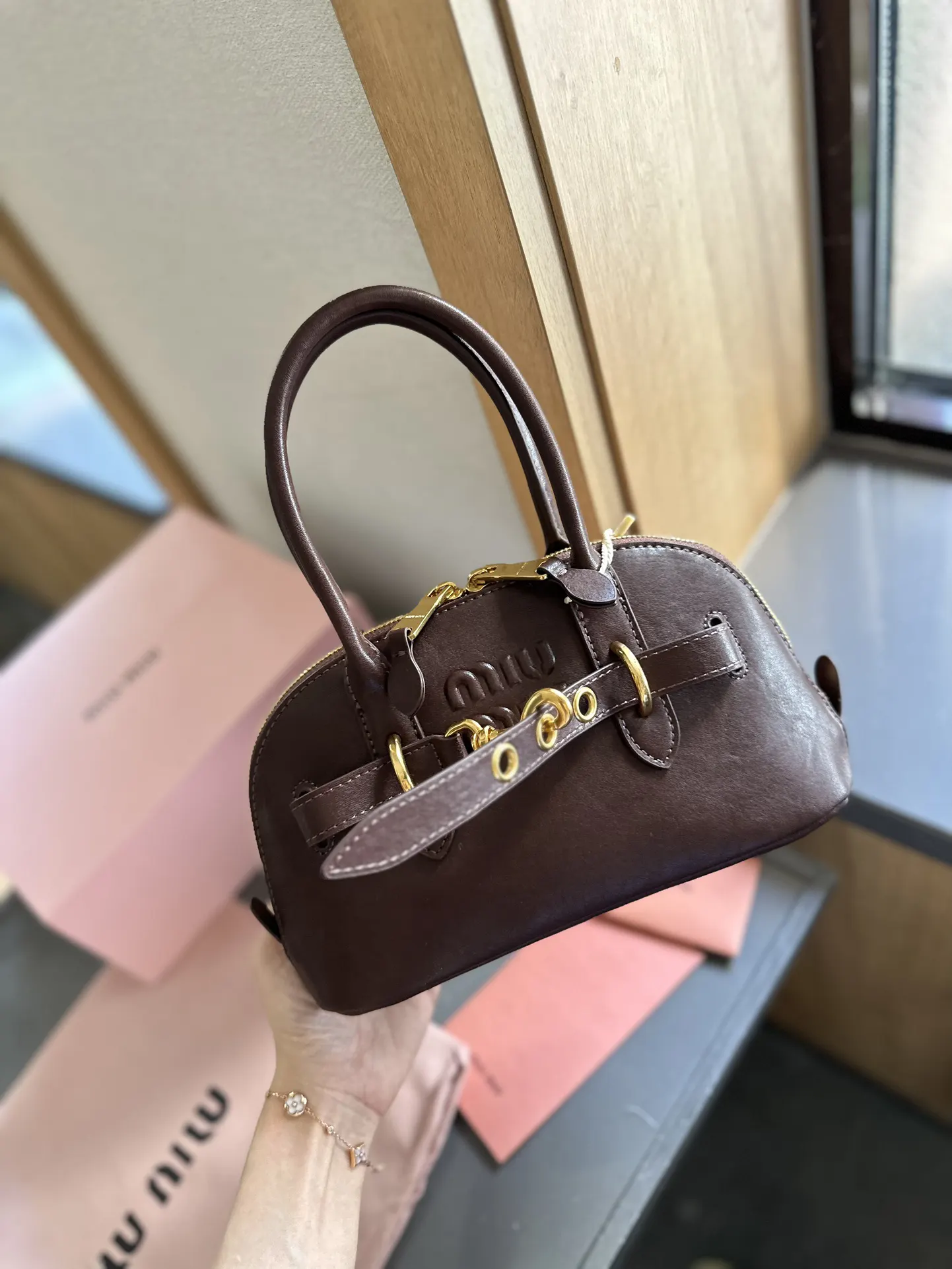 Miu MiuMiu 通勤人必备 包 手提包 通勤手提款