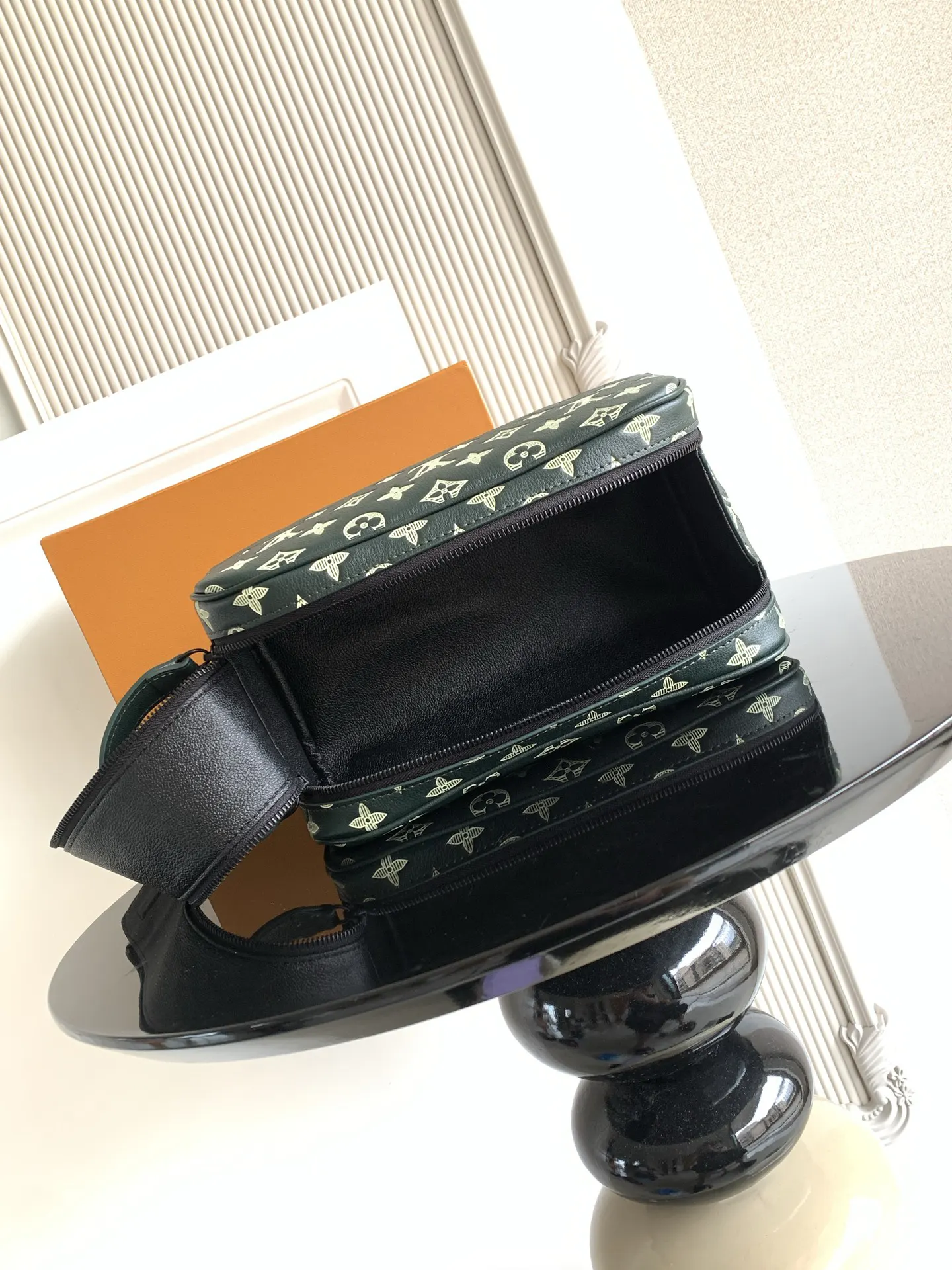 Louis Vuitton Organizer Pouch Travel Leather Image 9 Louis Vuitton Organizer Pouch Travel Leather Image 9