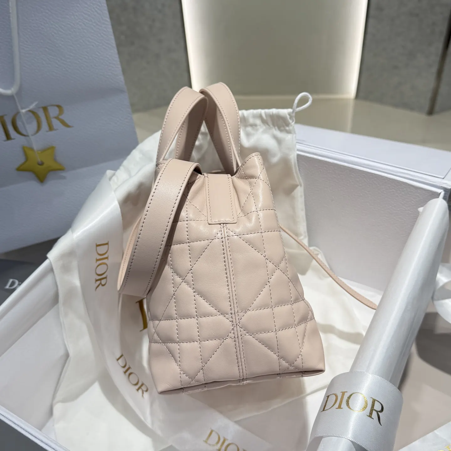 Dior Cannage藤格纹 胭脂粉色牛皮包包 手提斜挎 手提包