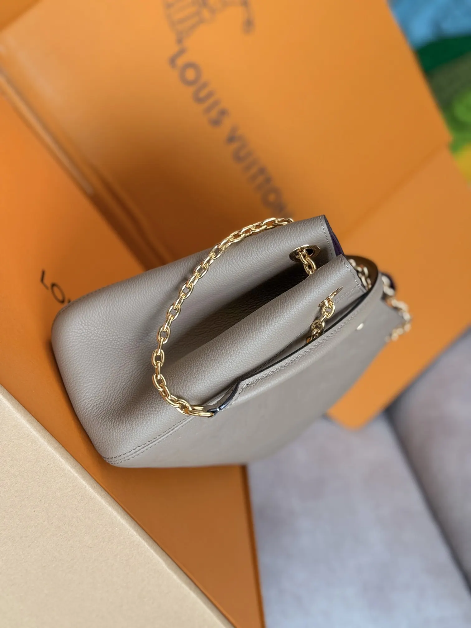 LV 卡其 牛皮 链条包 精致链条款