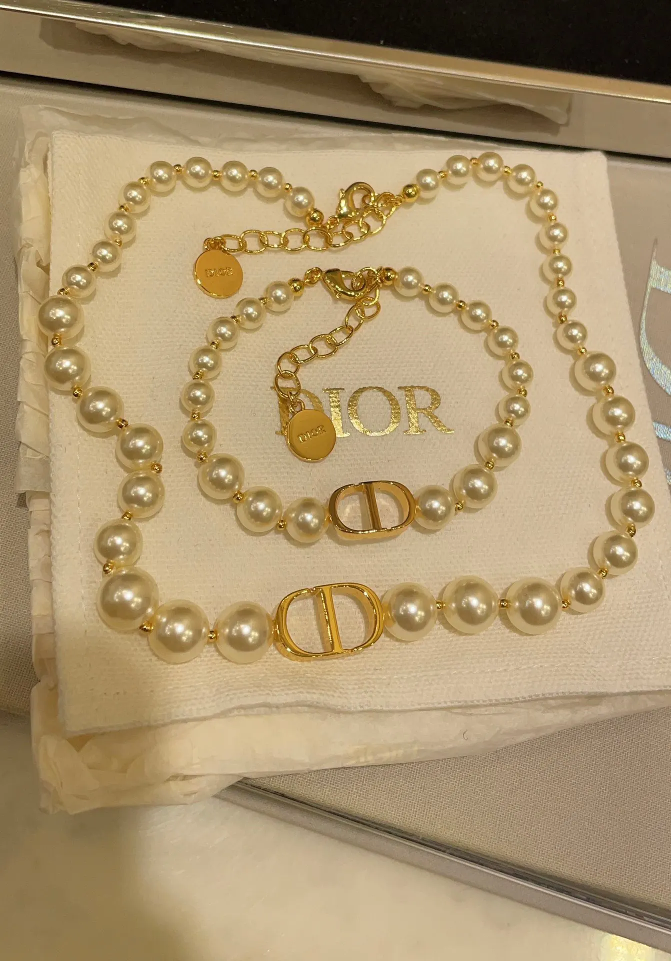 Dior Gold Pearl Necklace With Letter Pendant Image 7 Dior Gold Pearl Necklace With Letter Pendant Image 7