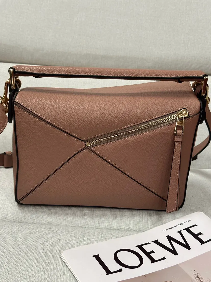 Loewe Puzzle 小牛皮 手拿包 精致手拿款