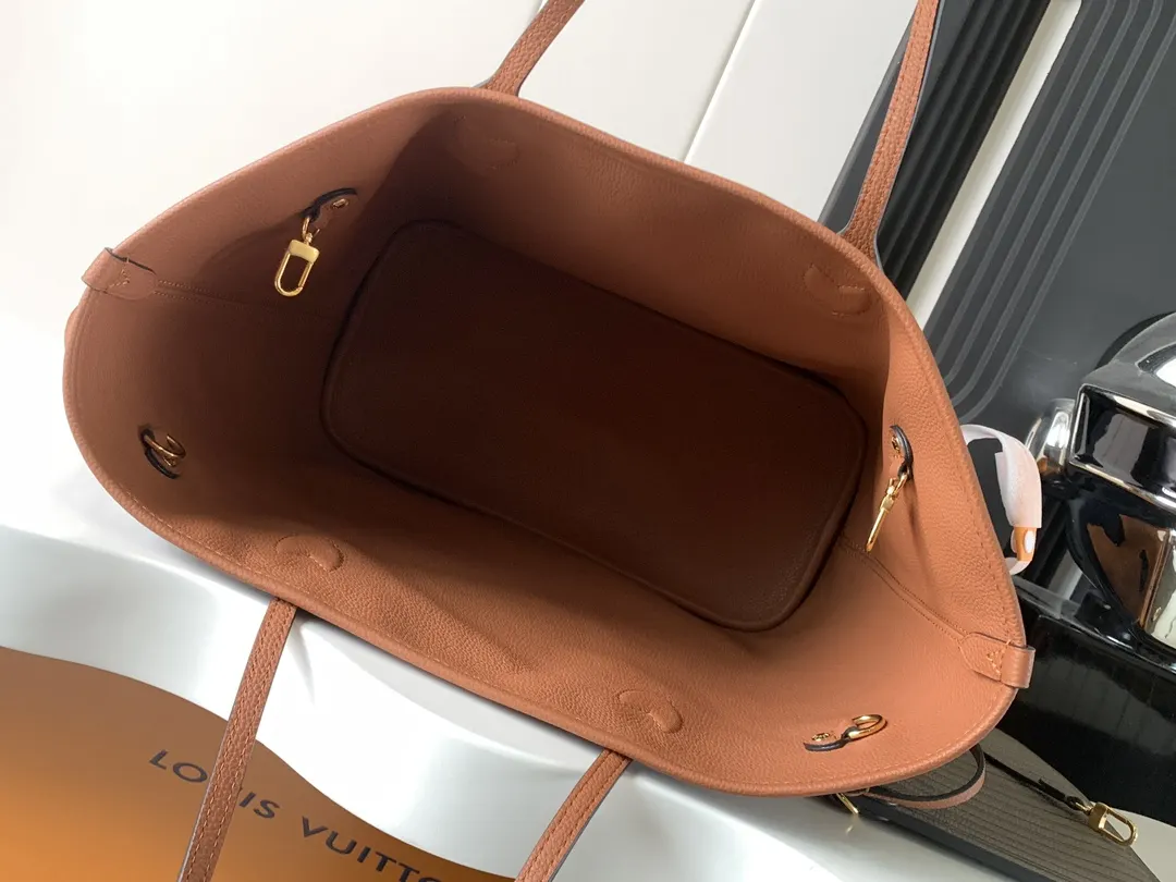 Louis Vuitton M12061 托特包