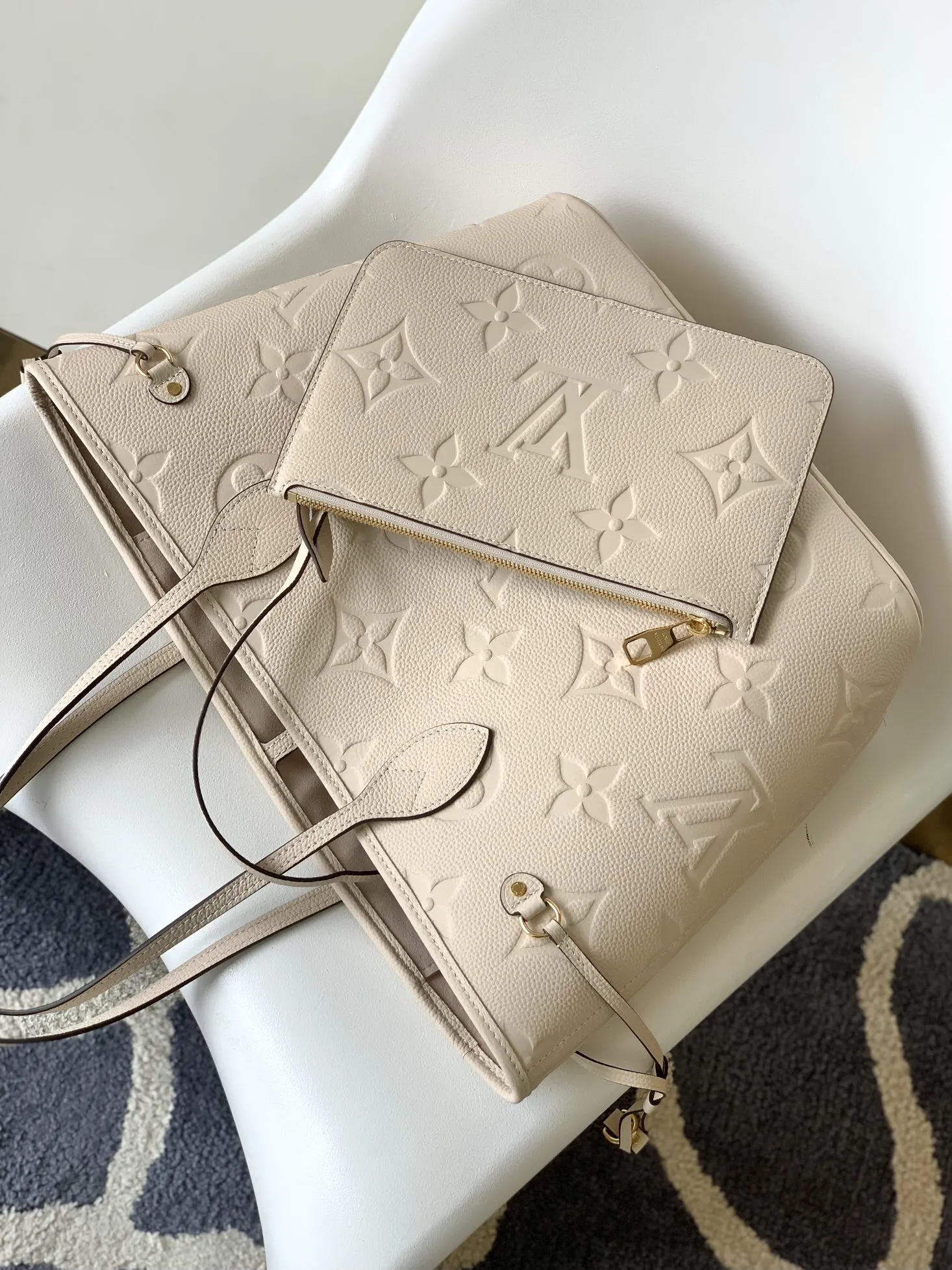Neverfull 黑色 白色 手拿包 精致手拿款