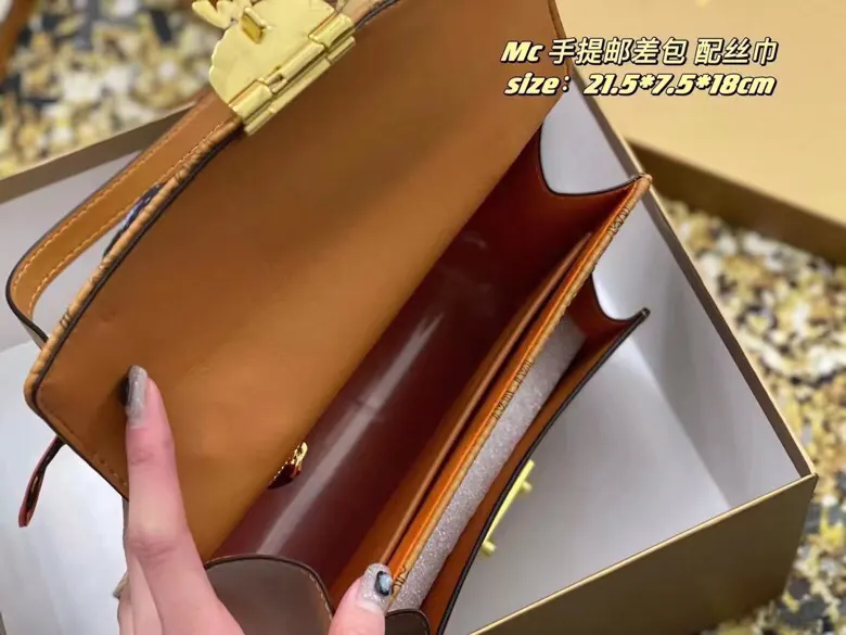 皮革 Mc |手提邮差包 对花剪裁 顏色真的是太好看啦 斜背包 輕便斜挎款(數字9) 皮革 Mc |手提邮差包 对花剪裁 顏色真的是太好看啦 斜背包 輕便斜挎款(數字9)