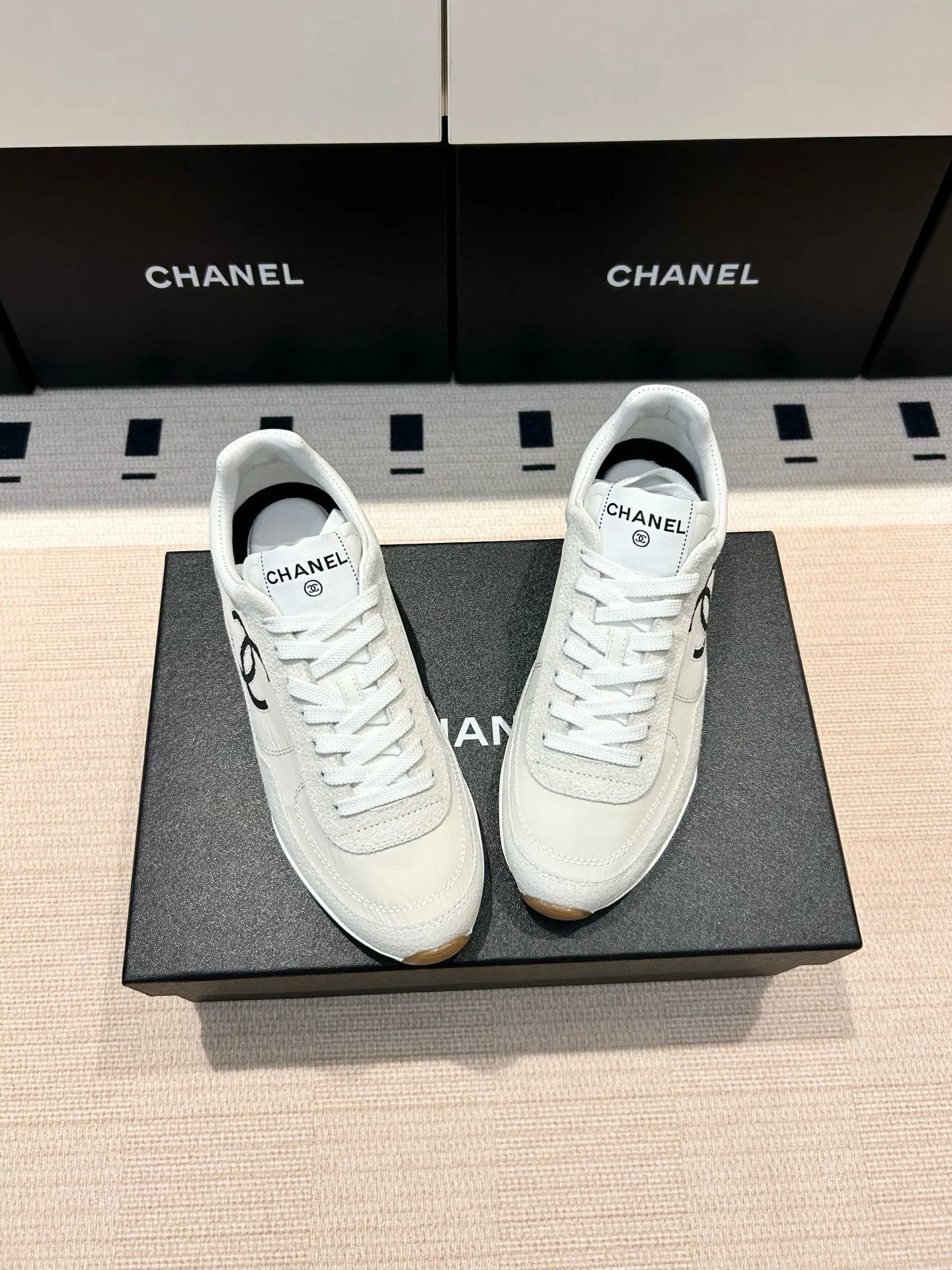Chanel 雙C運動鞋(數字4) Chanel 雙C運動鞋(數字4)
