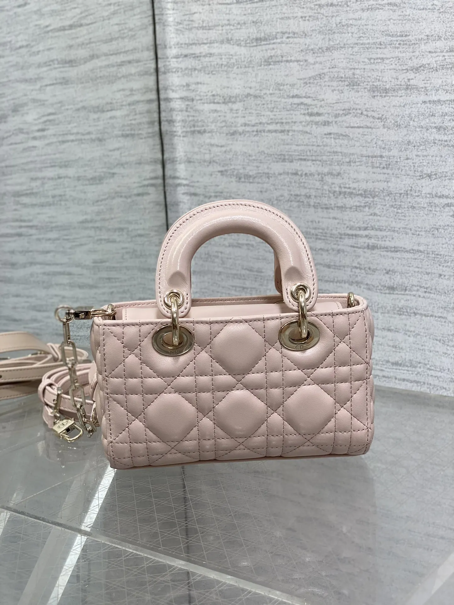 Dior 羊皮 进口 羊皮横款迷你戴妃包胭脂粉D Joy bag羊 鏈條包 精致鏈條款