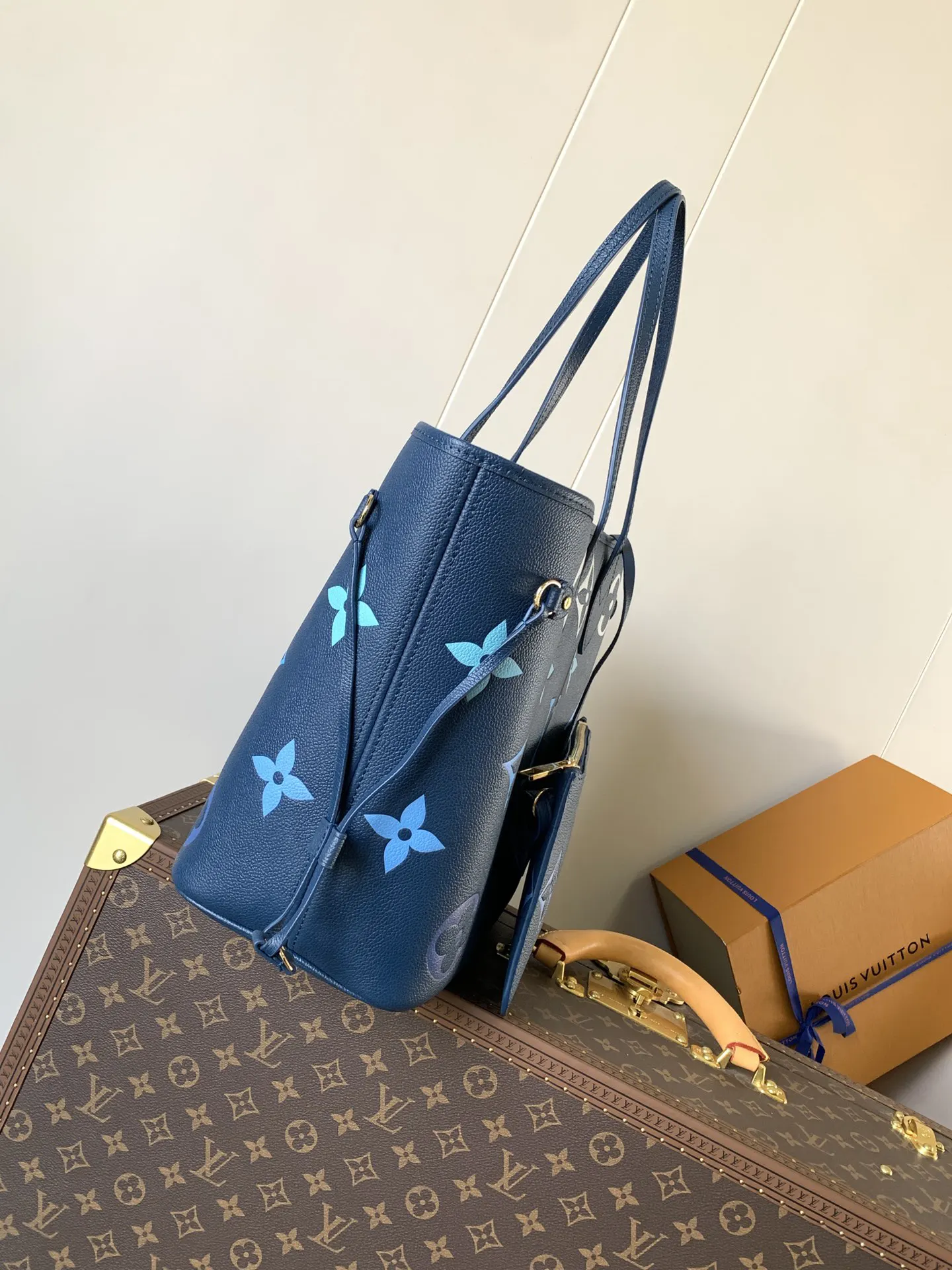 Neverfull 黑色 米白 手拿包 精致手拿款