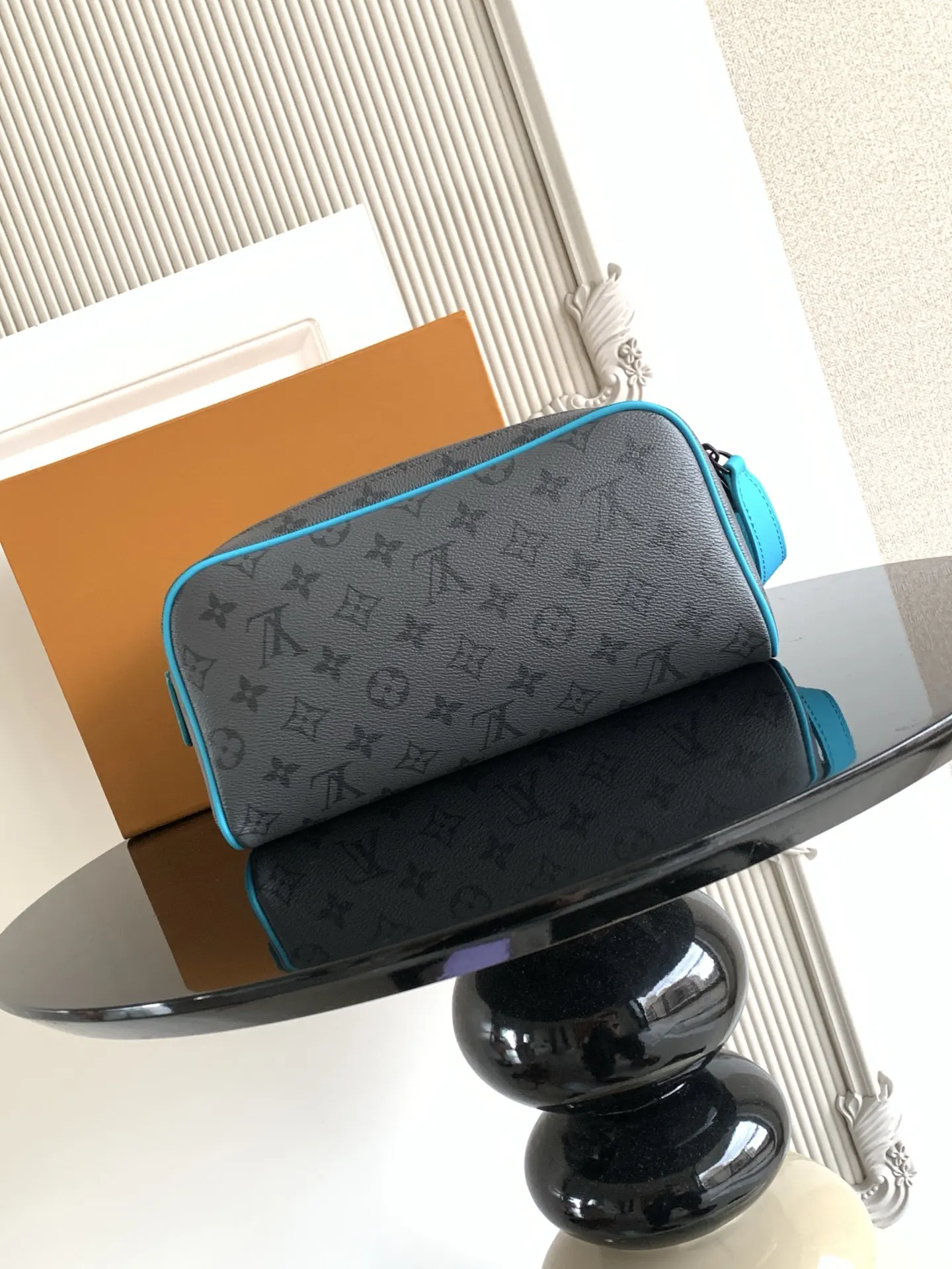 LV 牛皮 收纳包 旅行收纳款