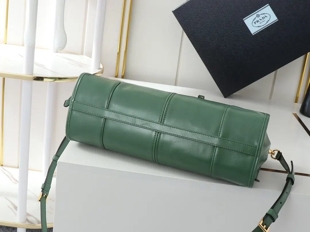 Prada 1BA426 斜挎包