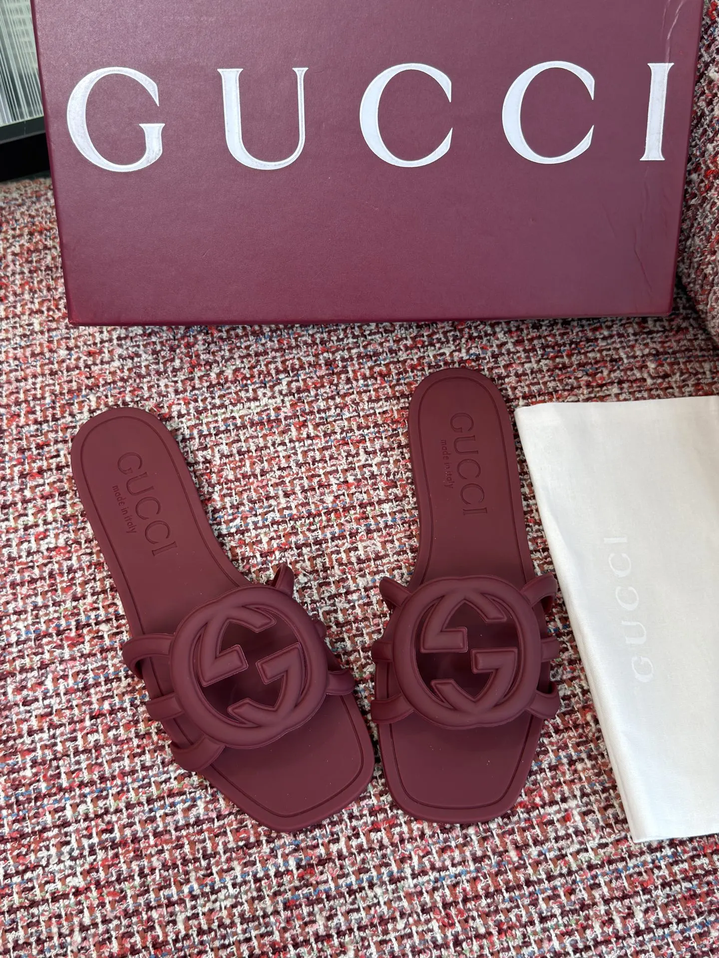 Gucci Interlocking G 酒红色凉拖 休闲款