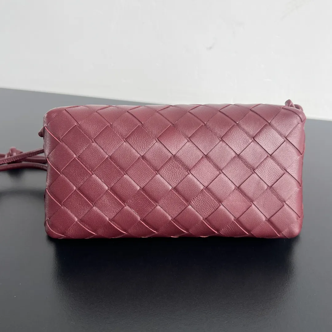 Bottega Veneta 腋下包 復古腋下背款
