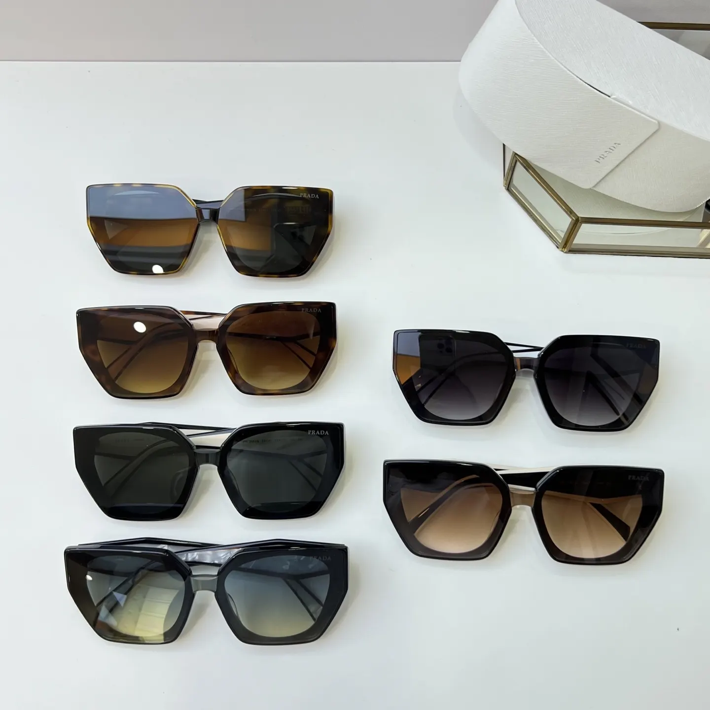 PRADA PR205VS 太阳眼镜 時尚遮阳款