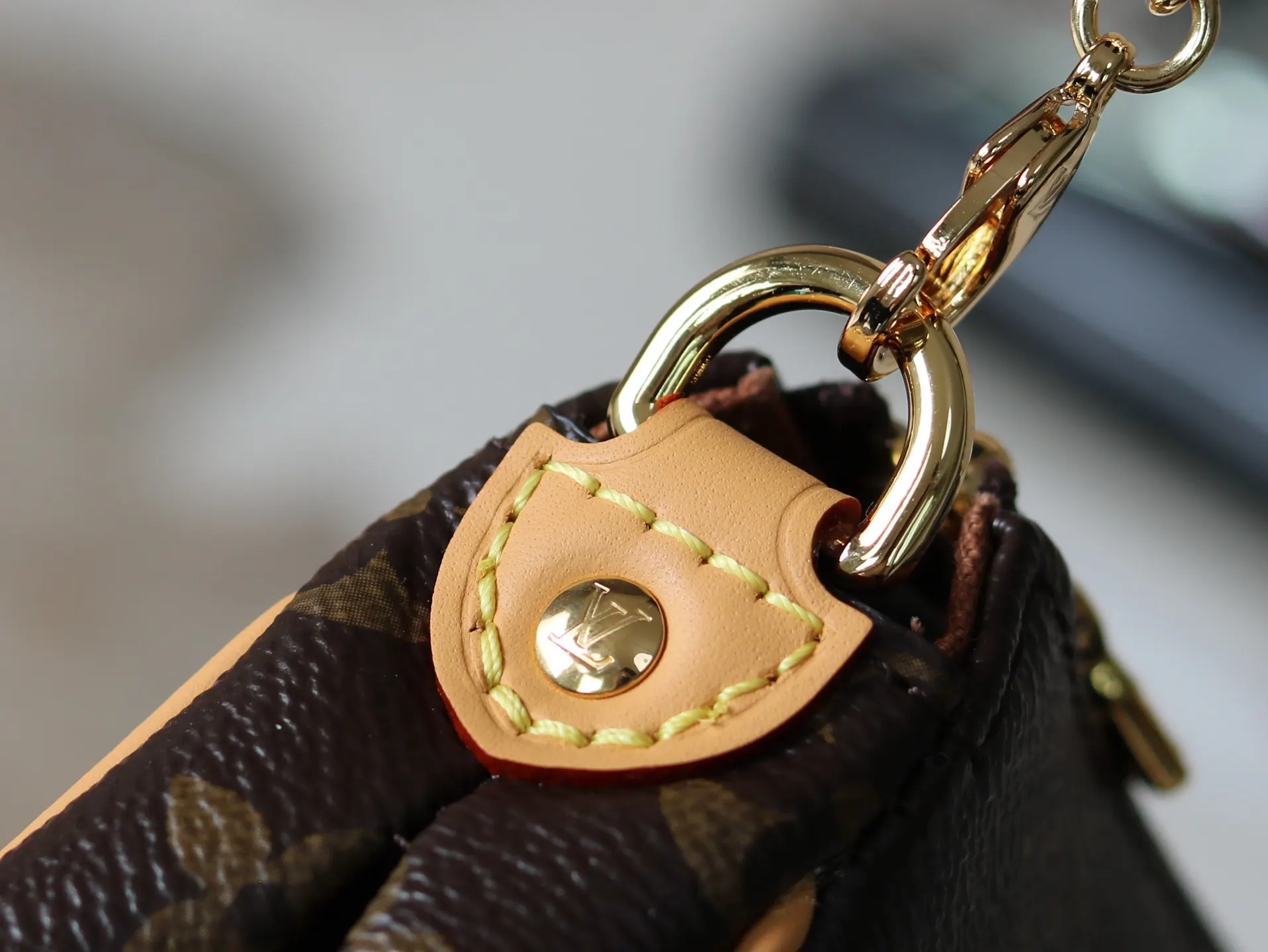 LV Pochette chain bag, shoulder crossbody Image 6 LV Pochette chain bag, shoulder crossbody Image 6