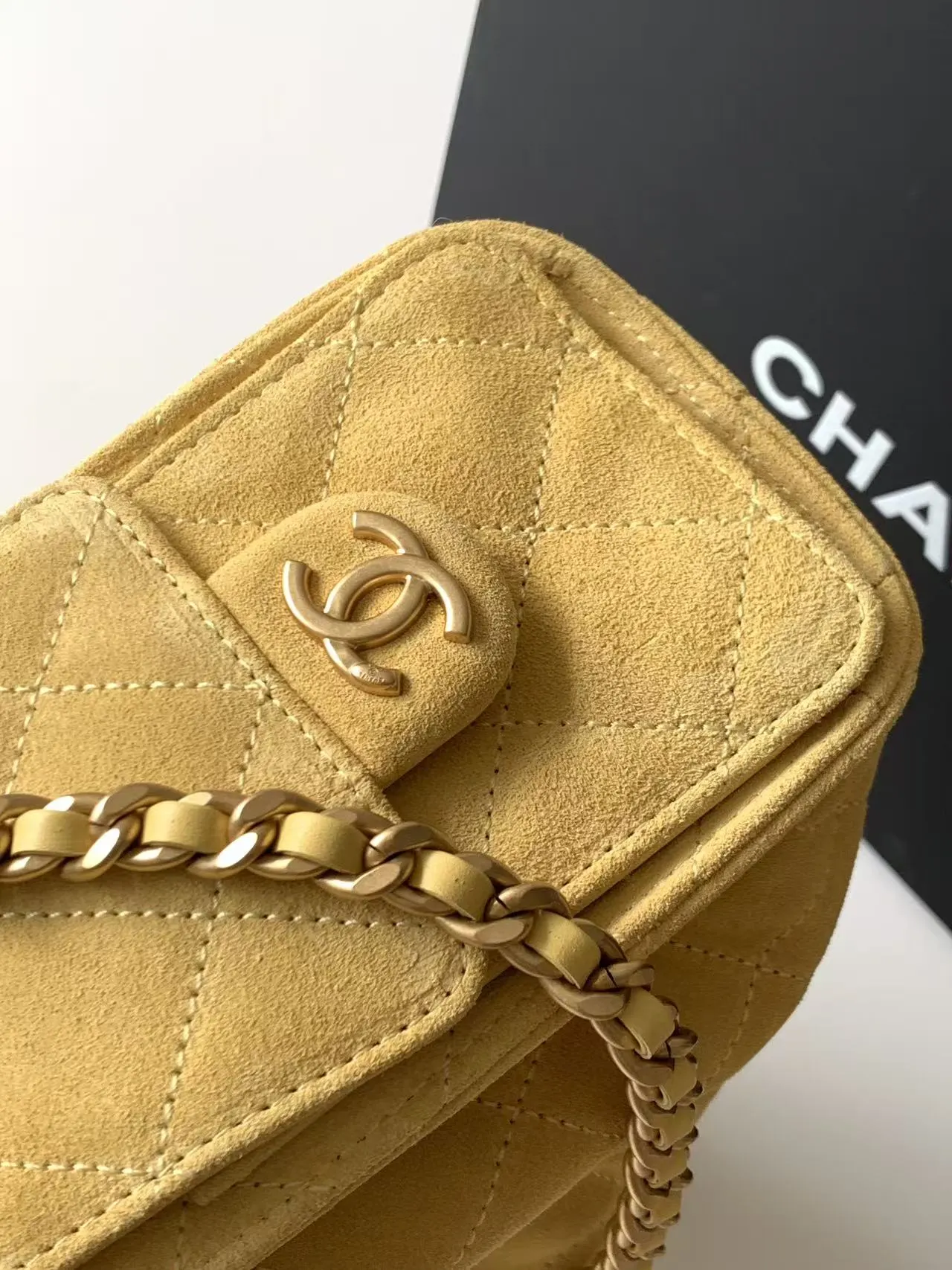 CHANEL 迷你磨砂皮 復古金币纽扣抽绳水桶包 菱格纹 经 鏈條包 精致鏈條款