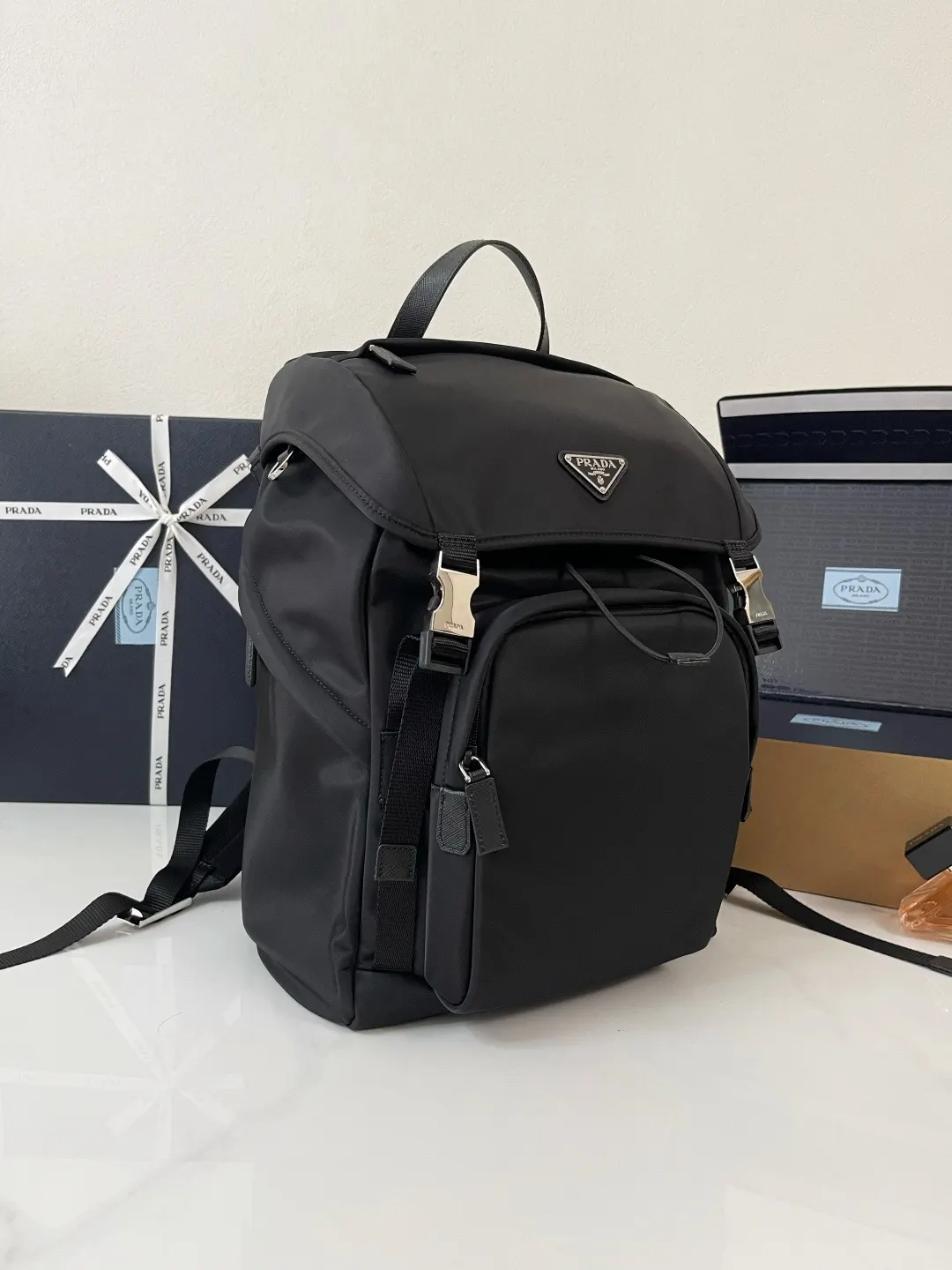 Prada 尼龍 雙肩包 实用雙肩款