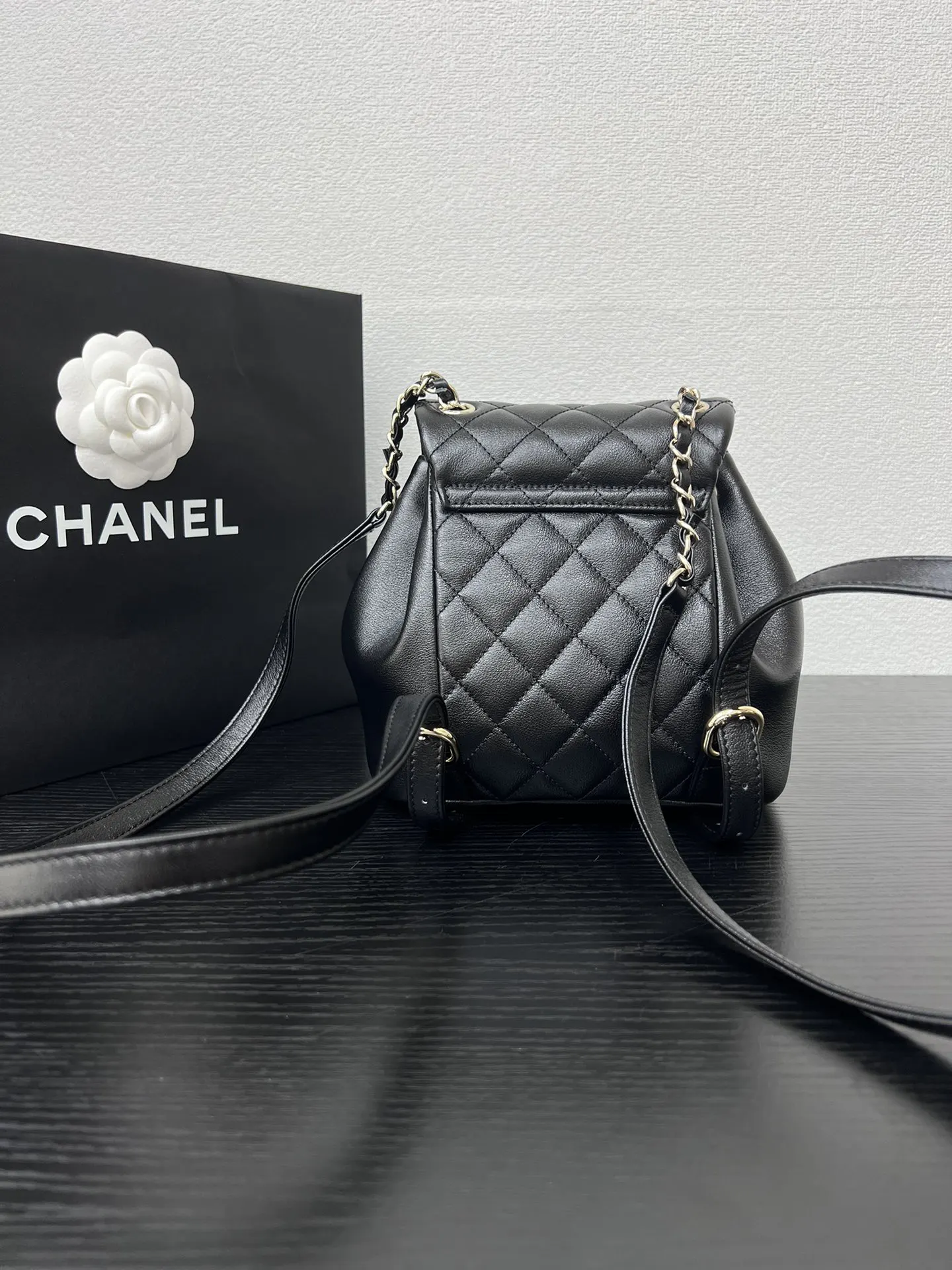 Chanel 黑色牛皮翻盖链条包 礼盒