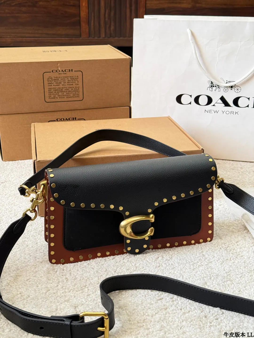 Coach 银色 牛皮 Tabby 收纳包 旅行收纳款