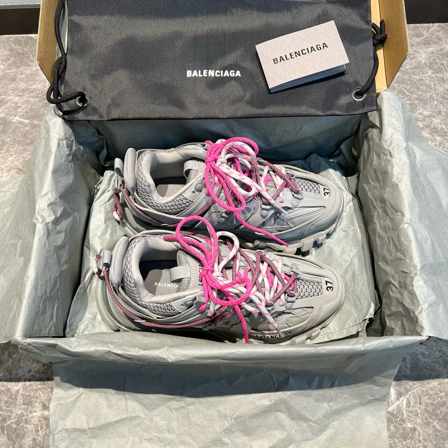 Balenciaga 单肩包 日常搭配