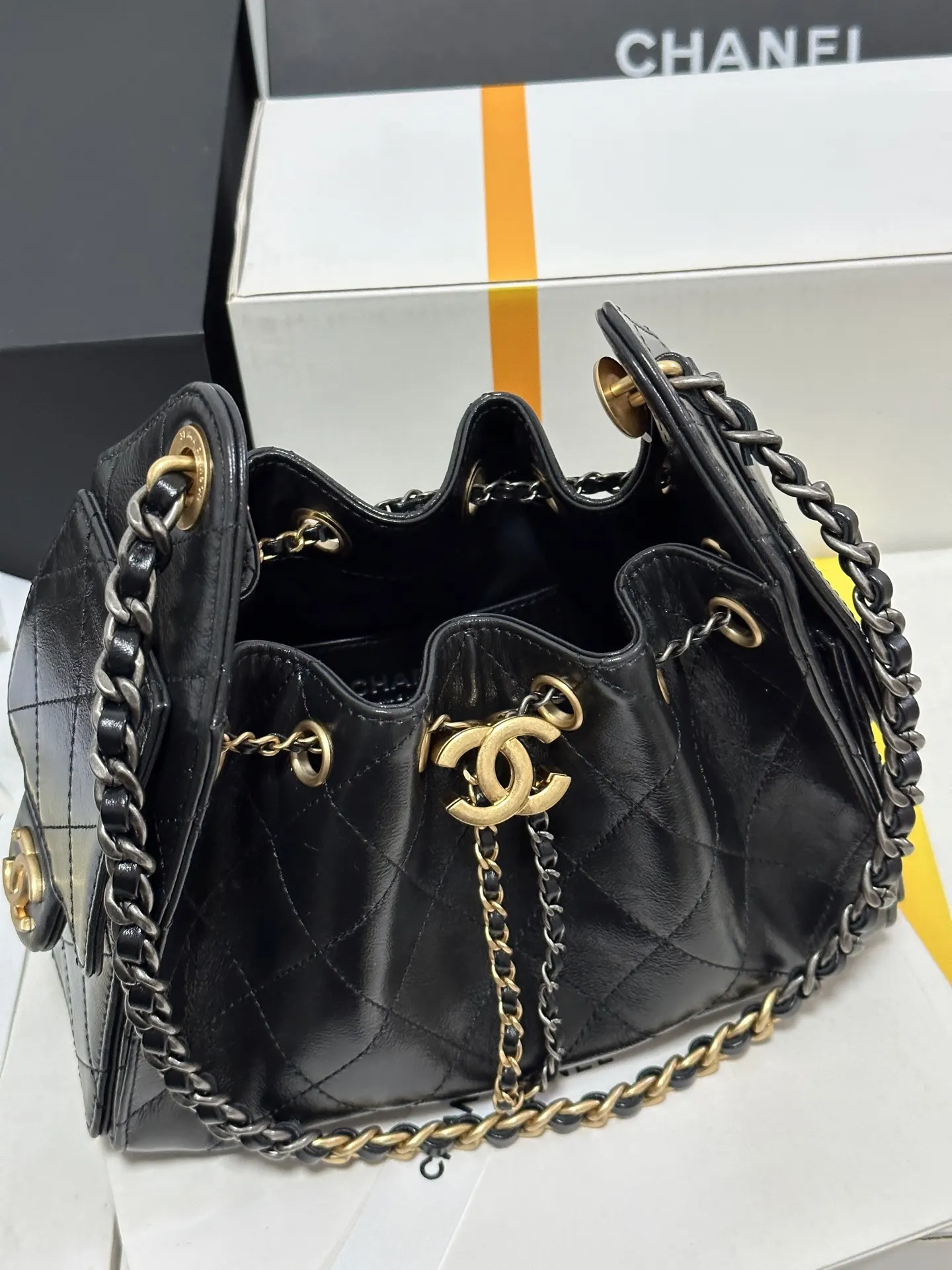 CHANEL 黑色 白色 小牛皮 腋下包 復古腋下背款
