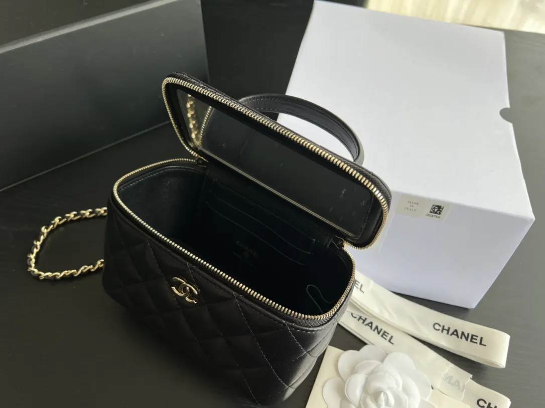 Chanel 19 Bag 黑色羊皮菱格链条包