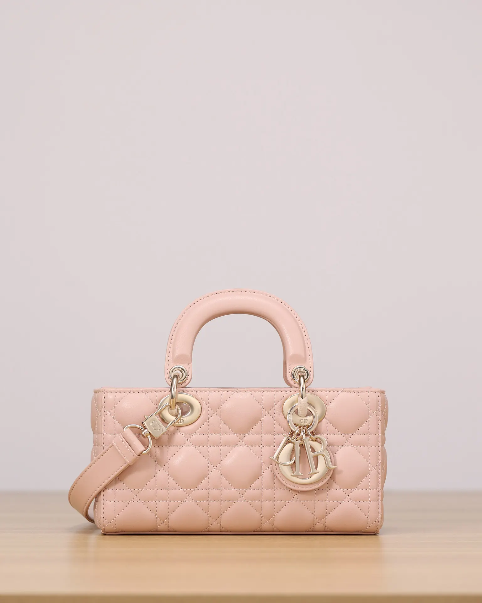 Dior Lady Dior Lady 粉色羊皮横版手袋 手提