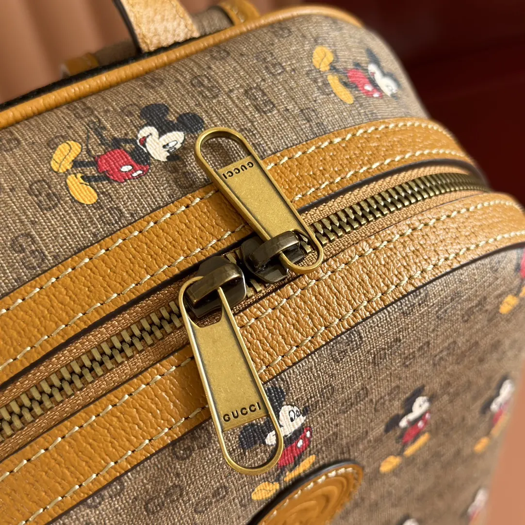 Gucci Marmont 双肩包 实用双肩款