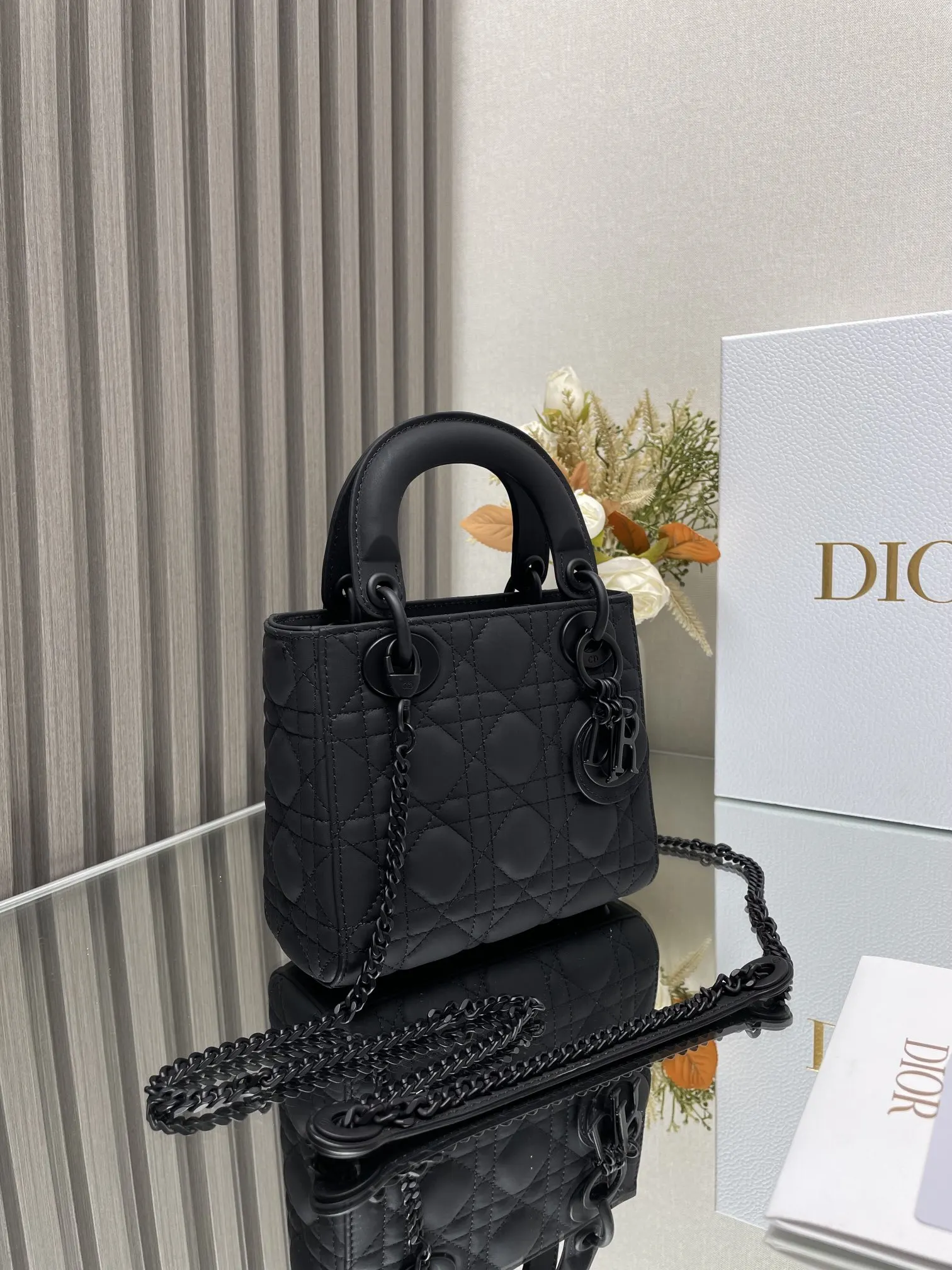 黑色 牛皮 经典戴妃Lady三格黑色磨砂牛皮 LadyD奥 收纳包 旅行收纳款
