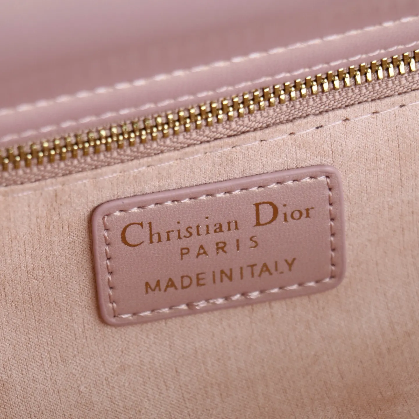 Dior Lady Dior 粉色藤格纹手提斜挎包 金扣款 经典款