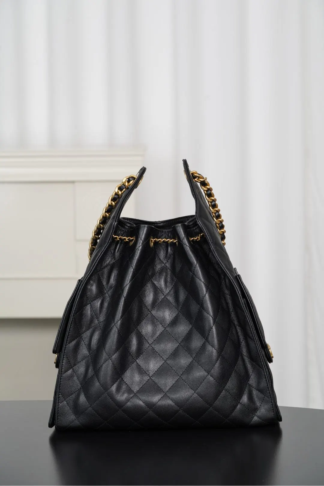CHANEL 抽绳水桶包 黑金鱼子酱 大 休闲水桶款