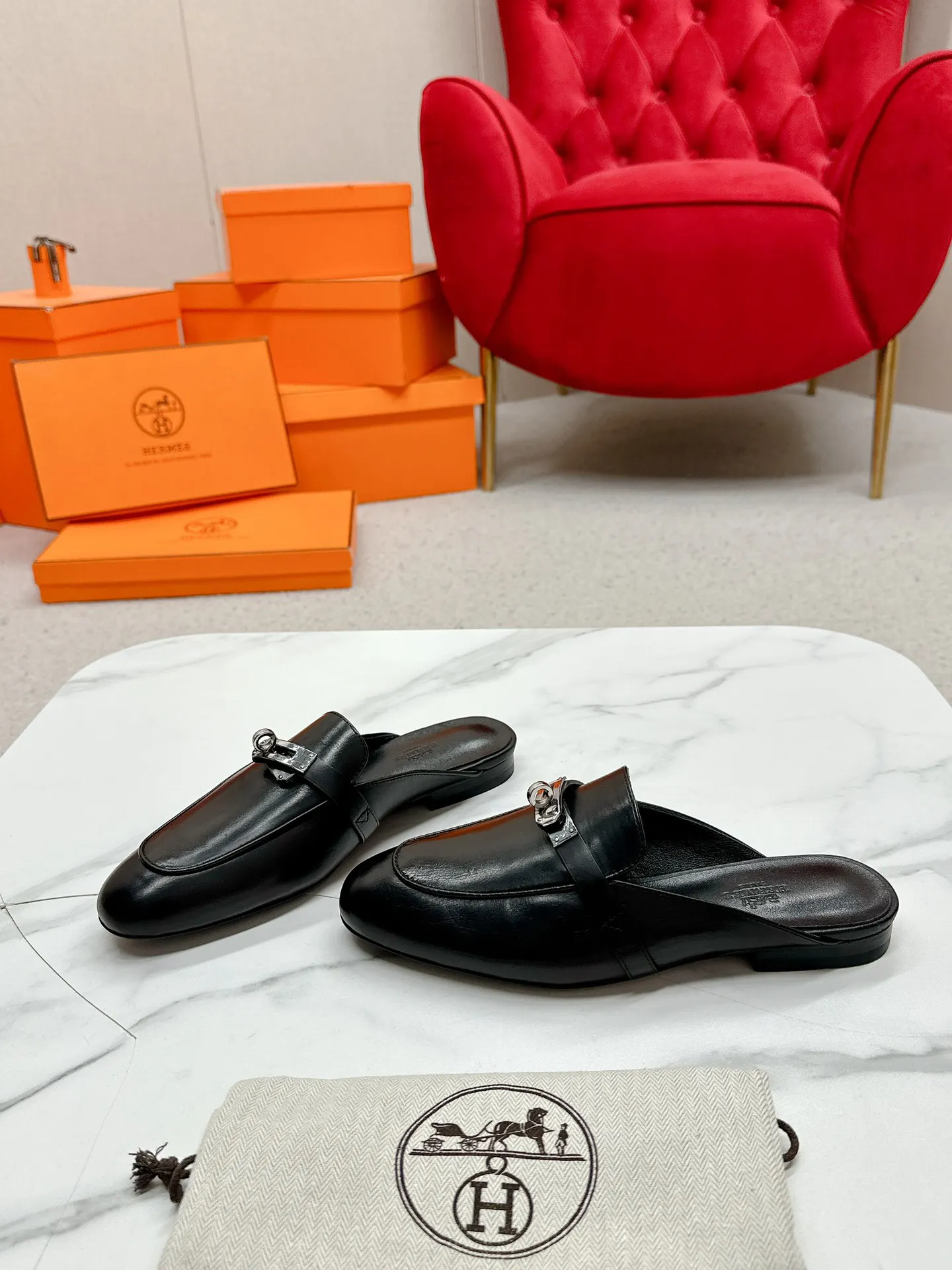 Hermès 小牛皮 拖鞋 舒適(數字7) Hermès 小牛皮 拖鞋 舒適(數字7)