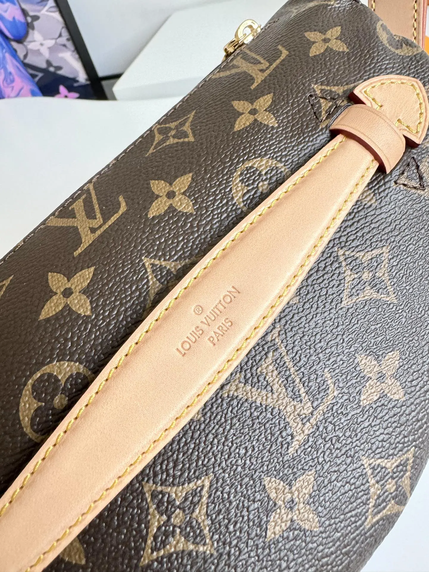LV 帆布 『 』 BU AG腰包 实 休閒腰包款