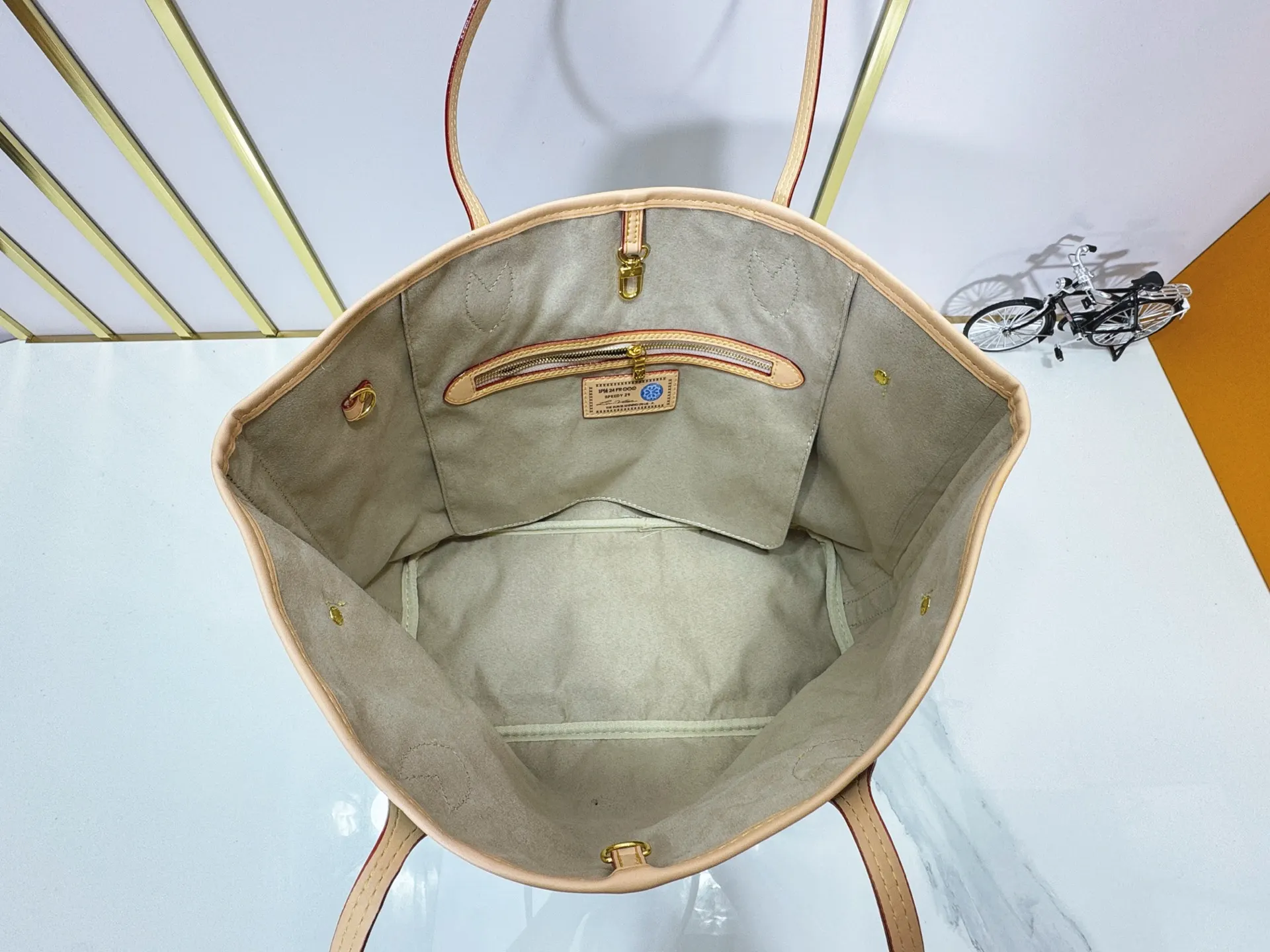 Neverfull 帆布 單肩包 日常單肩背款(數字9) Neverfull 帆布 單肩包 日常單肩背款(數字9)