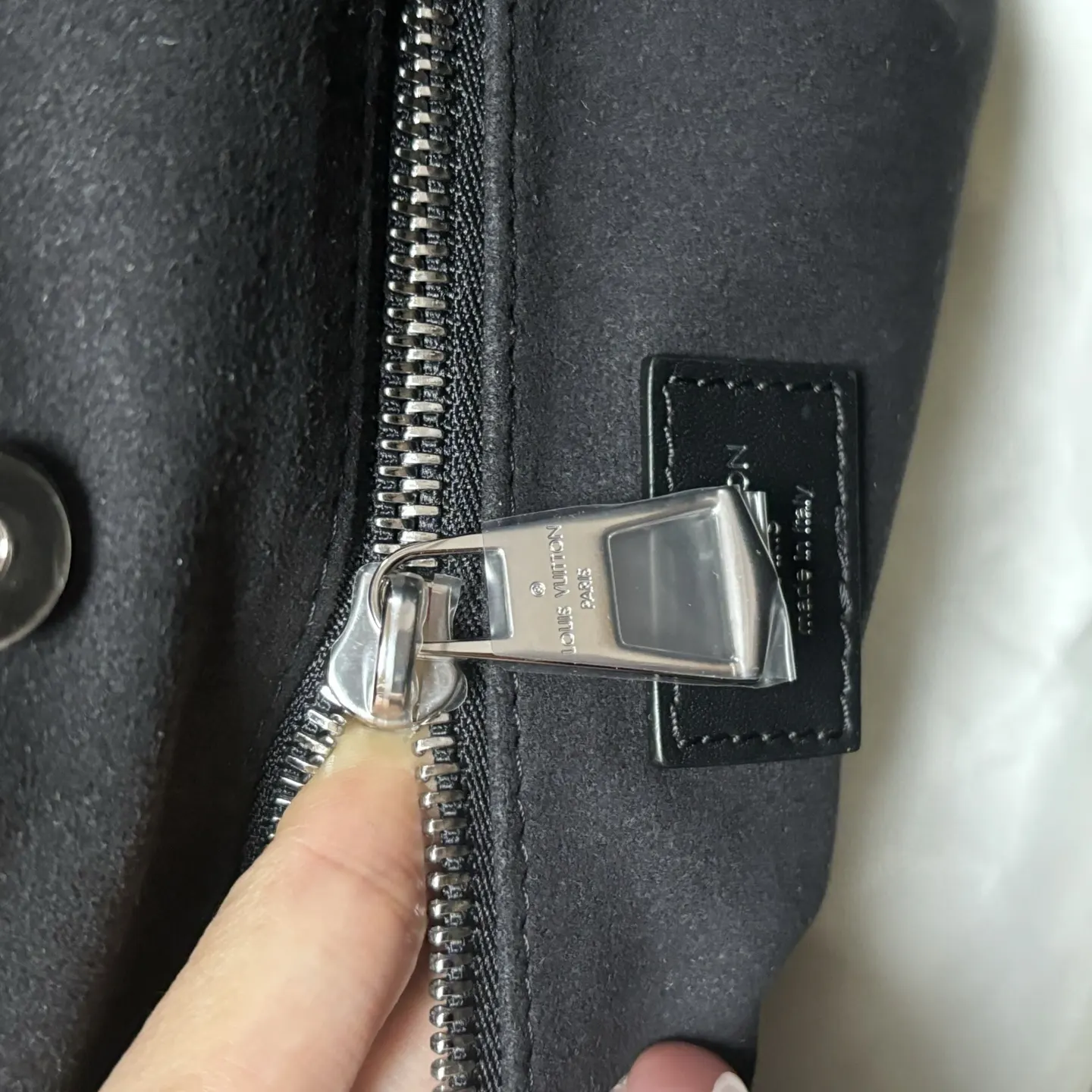 CarryAll 羊皮 自然光拍摄真正的渠道 我们确保所有材料 水桶包 休闲水桶款