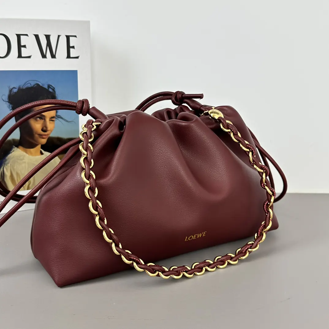 羊皮 LO℮w℮ Flamenco Purse 福 链条包 精致链条款