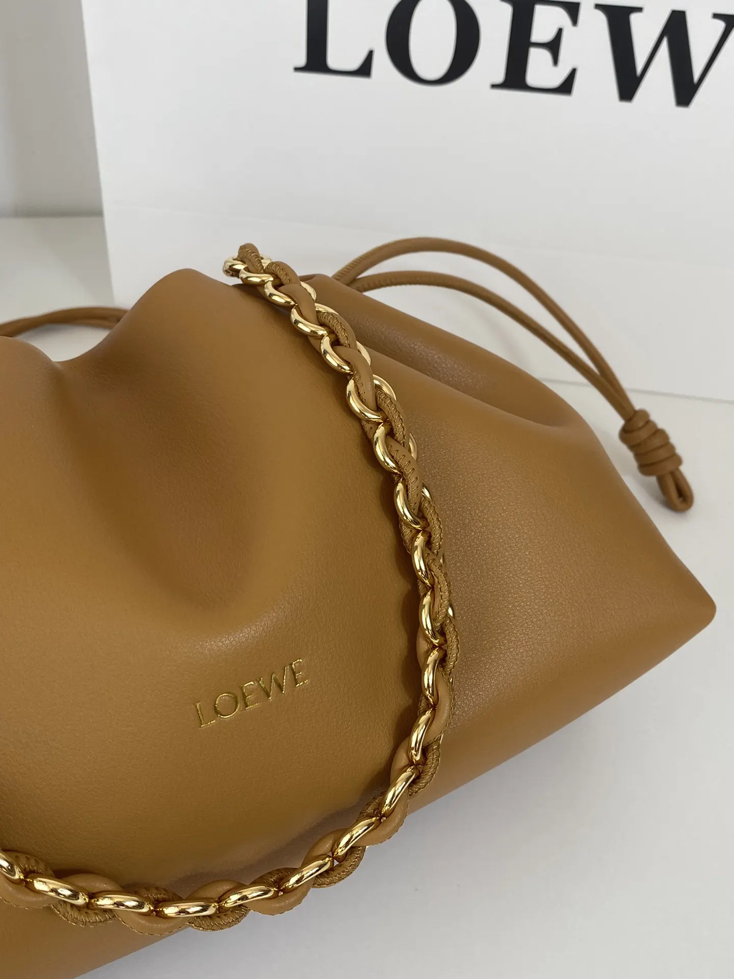 羊皮 Flamenco Purse 云朵包 采用褶 链条包 精致链条款