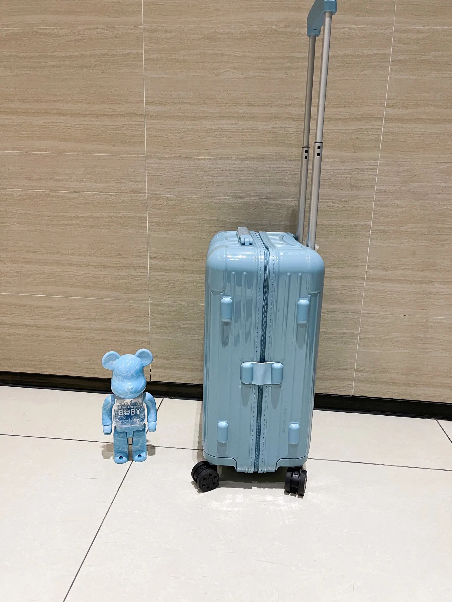 黑色 白色 日默瓦rimowa拉杆箱行李箱登机箱旅行箱方胖子運動 旅行拉杆款 輕便出行款