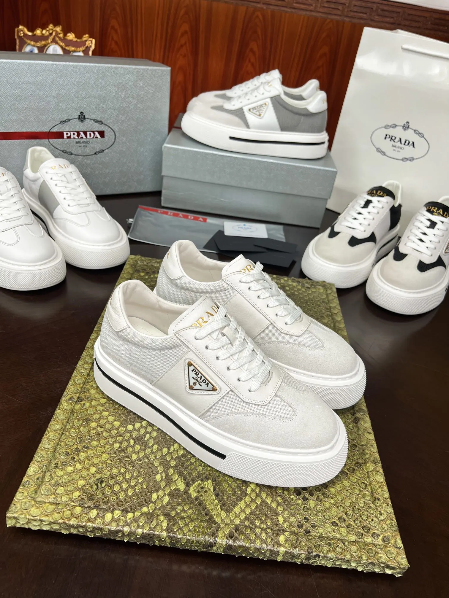 PRADA 牛皮 休闲鞋 舒适百搭款