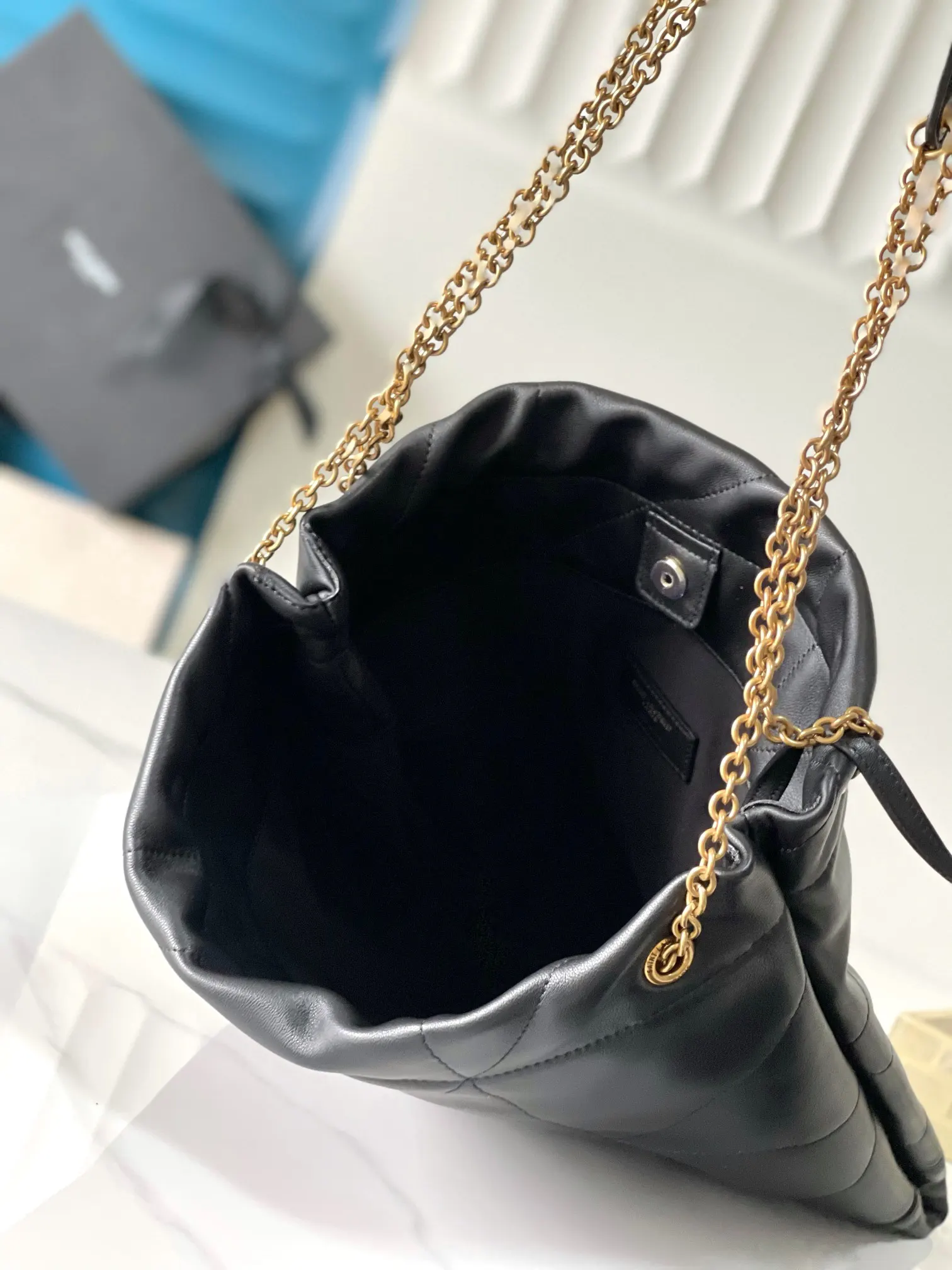 YSL 羊皮 Pochon 垃圾袋 该尺寸不 鏈條包 精致鏈條款(數字5) YSL 羊皮 Pochon 垃圾袋 该尺寸不 鏈條包 精致鏈條款(數字5)