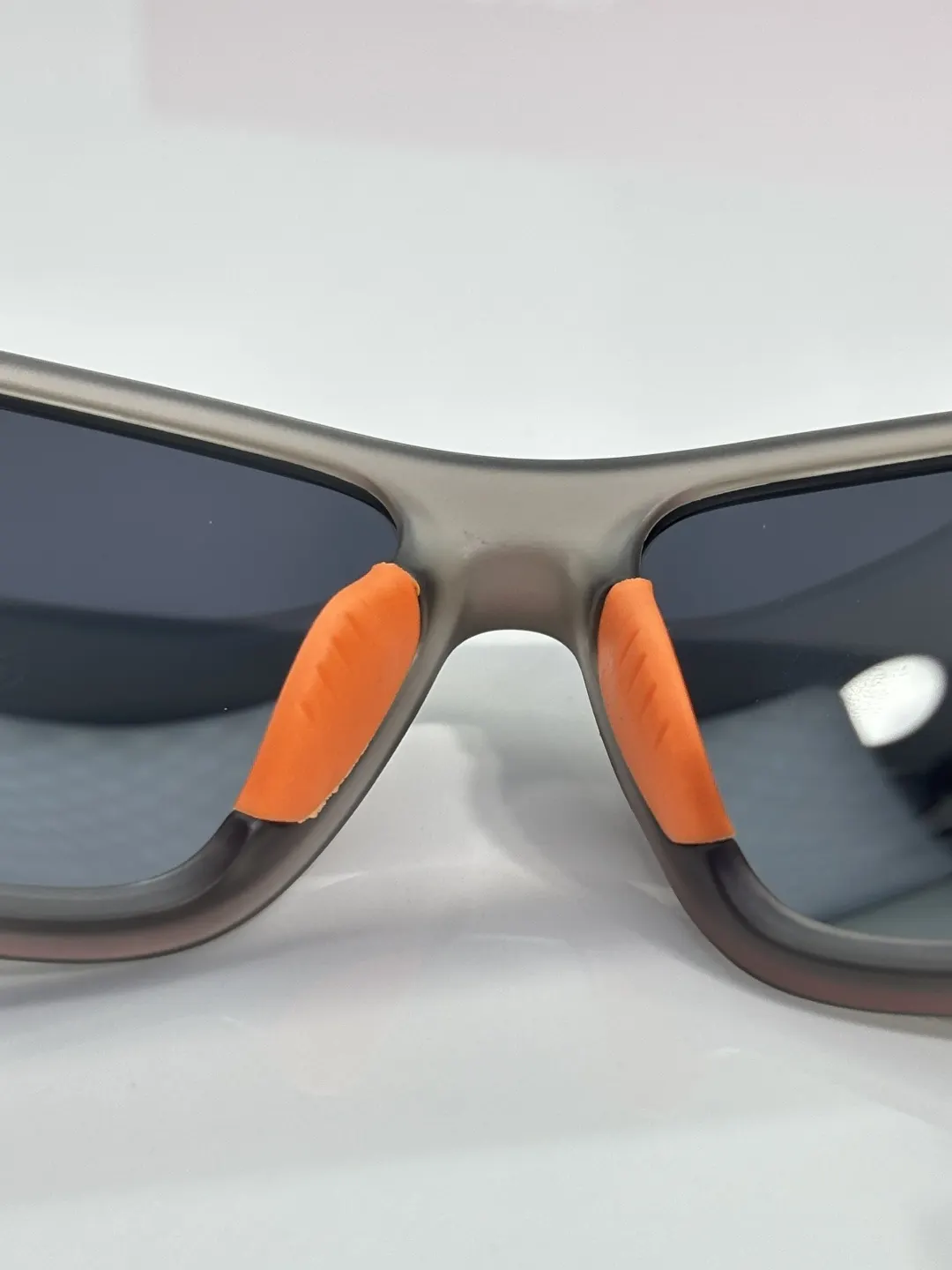 PRADA 8551 太阳眼镜 时尚遮阳款