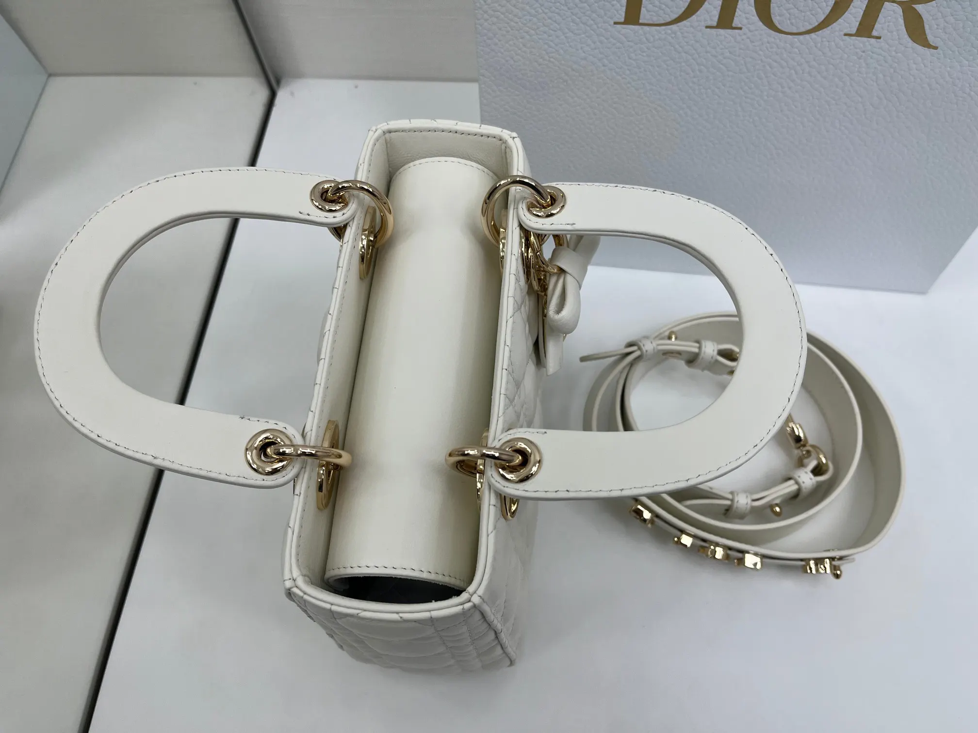 Dior Lady Dior 粉色藤格纹手提斜挎包 小号款 通勤款