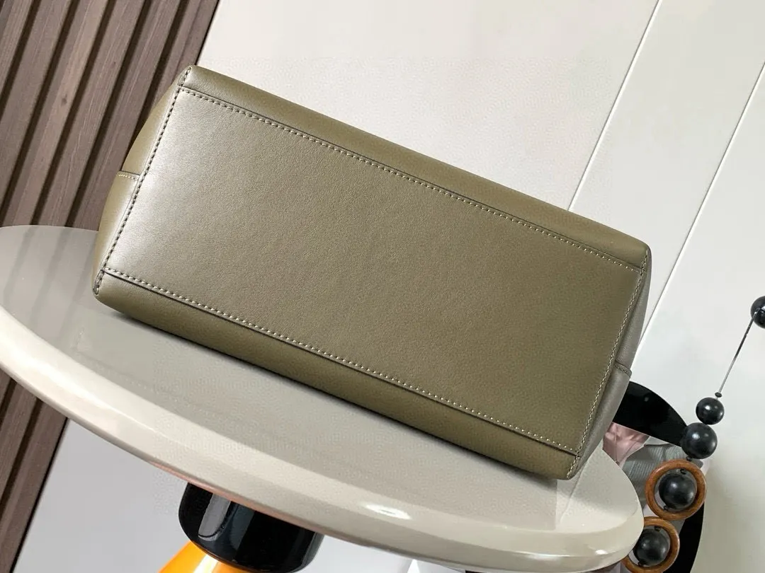 卡其 牛皮 中号牛皮革 Anagram Tote 手袋亚麻布拼接 托特包 大容量托特款