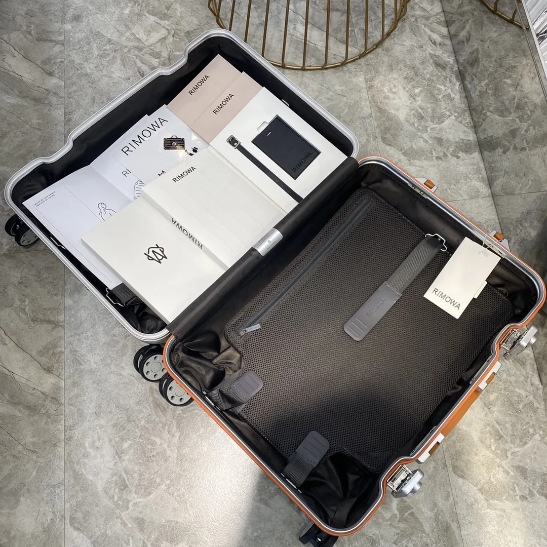 黃色 土黃 全新rimowa original twist系列 行李箱 旅行拉杆款 輕便出行款(數字8) 黃色 土黃 全新rimowa original twist系列 行李箱 旅行拉杆款 輕便出行款(數字8)