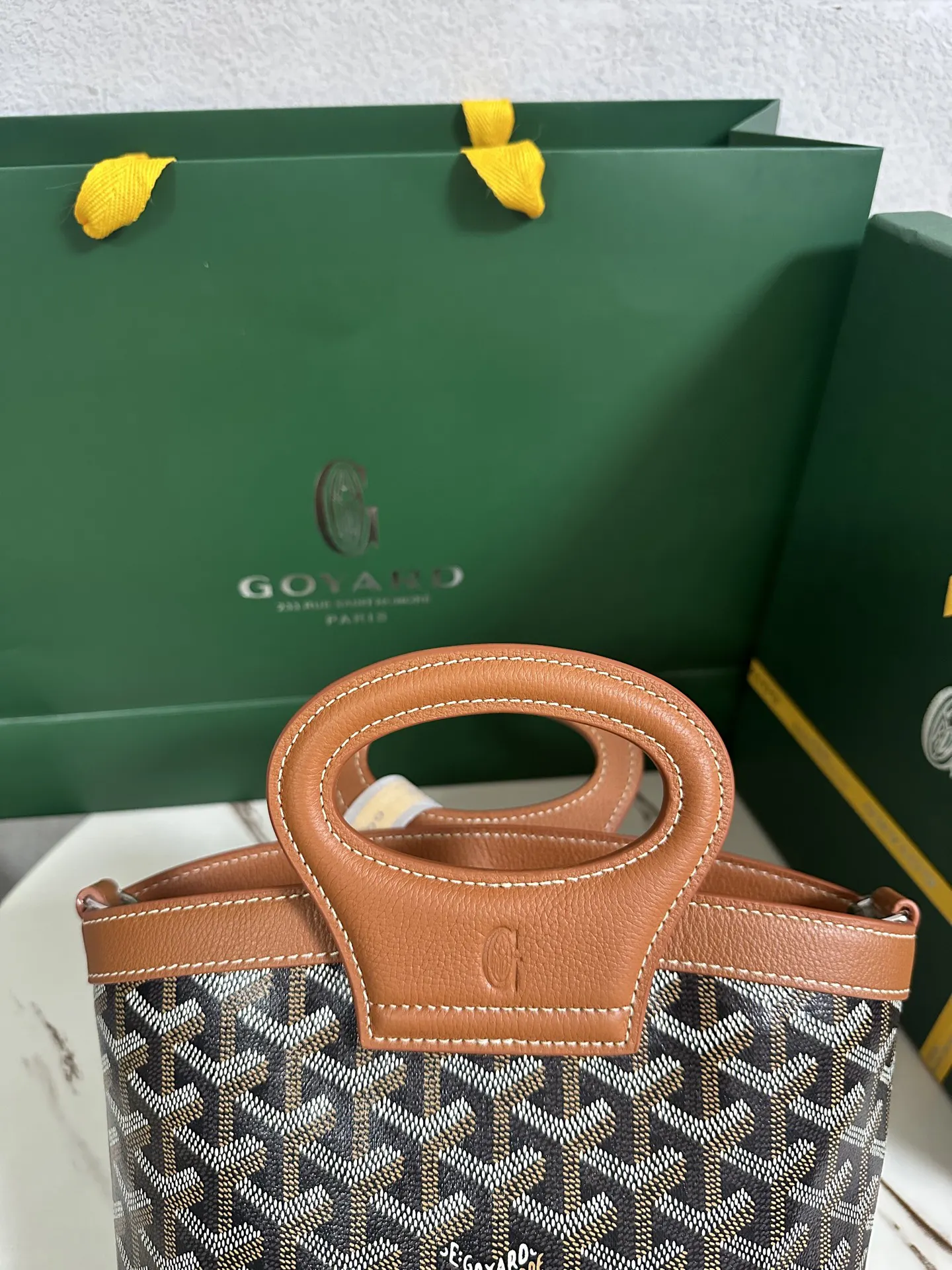 Goyard 棕色 小牛皮 單肩包 日常單肩背款(數字9) Goyard 棕色 小牛皮 單肩包 日常單肩背款(數字9)